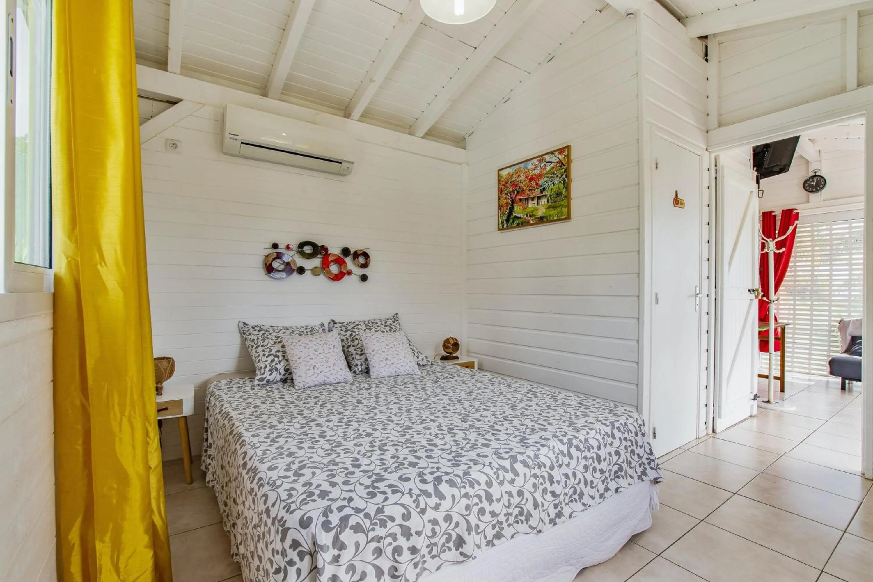 Bungalow charmant à Petit Bourg avec piscine partagée