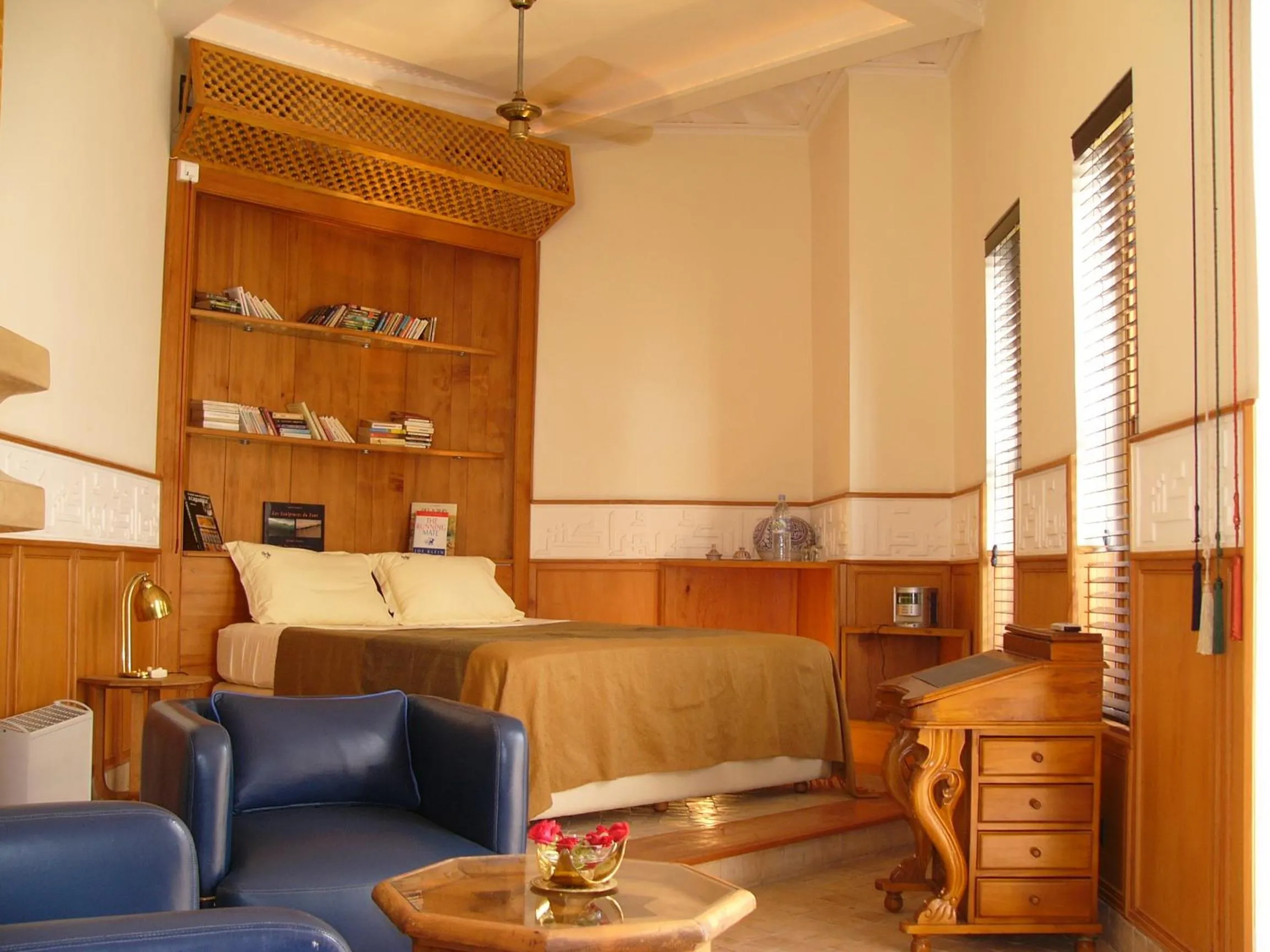 Bedroom in Riad Moucharabieh Matisse