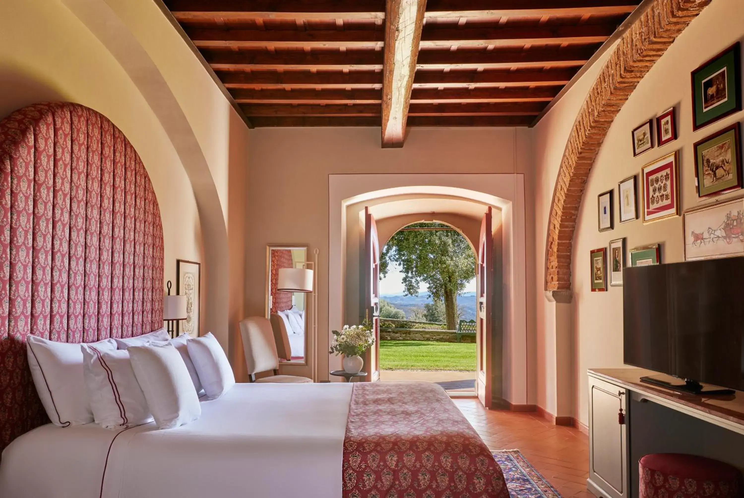 Bed in Tenuta di Artimino member of Meliá Collection Wine Resort Bed in Tenuta di Artimino member of Meliá Collection Wine Resort