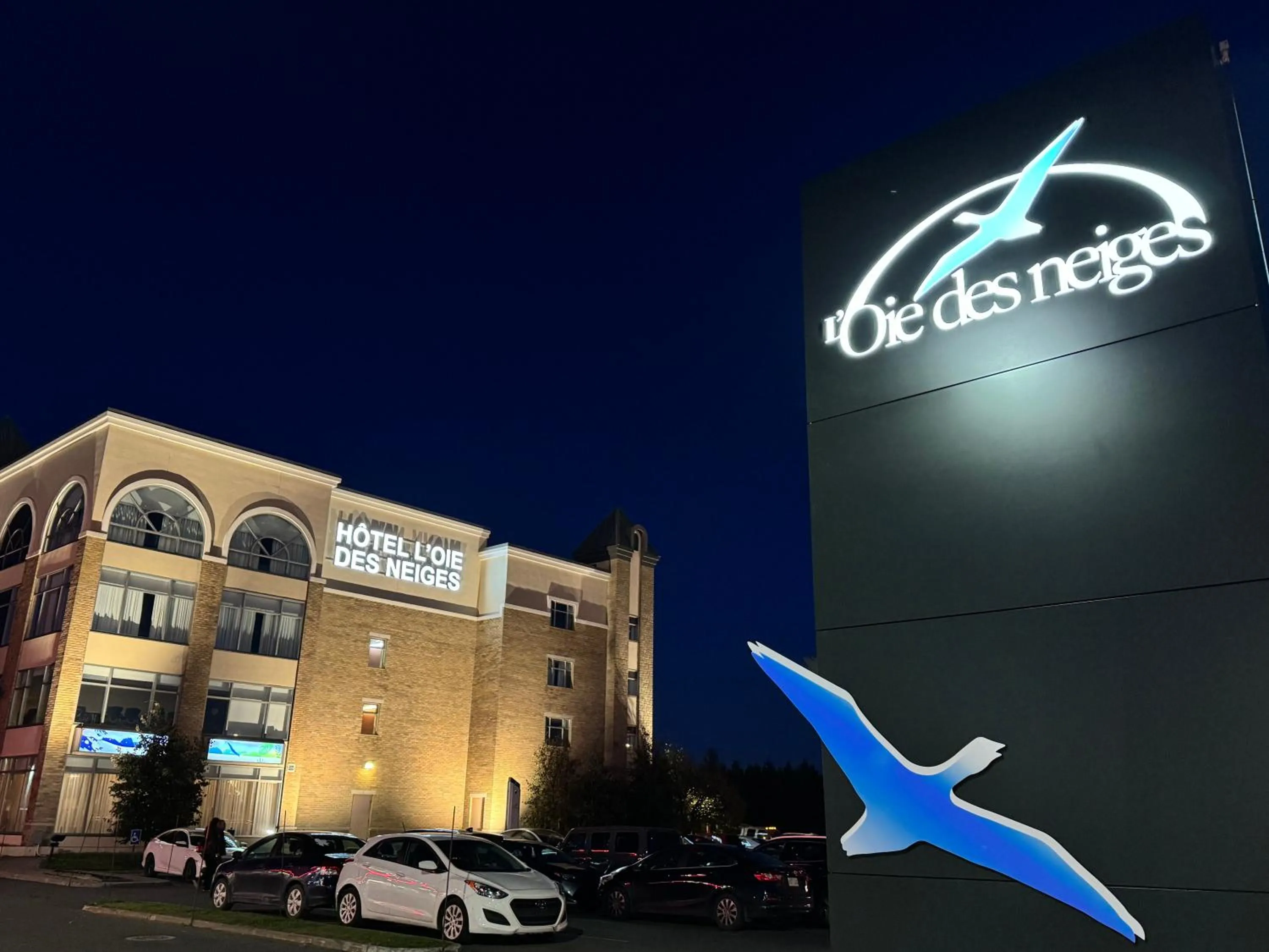 Property building in Hotel L'Oie des neiges