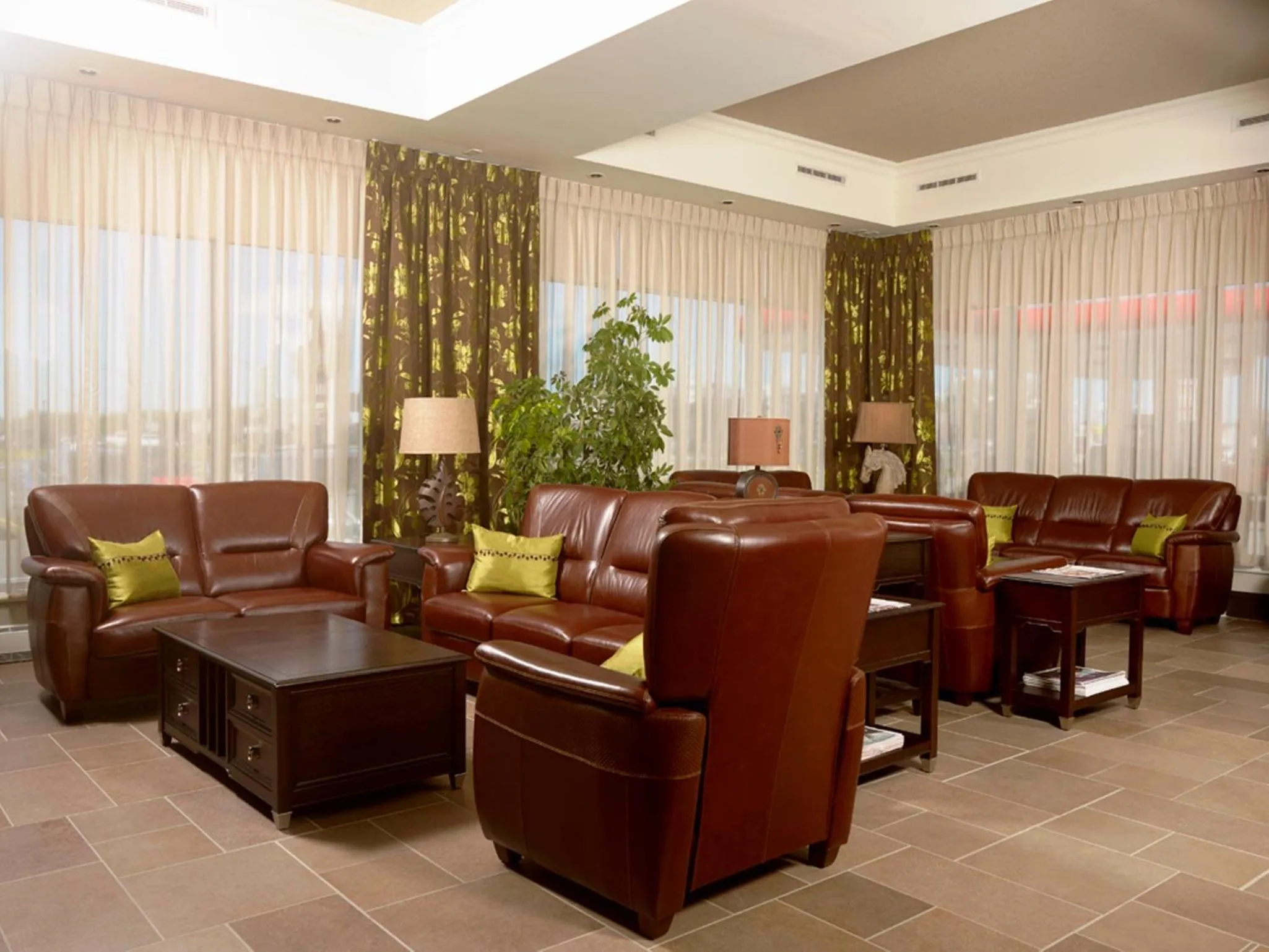 Communal lounge/ TV room in Hotel L'Oie des neiges