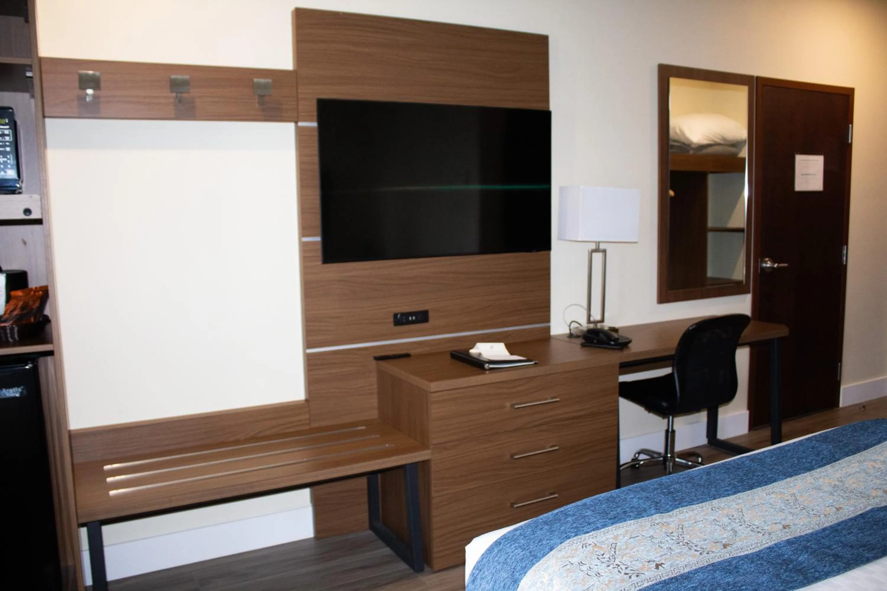 Bedroom, Bed in Hotel L'Oie des neiges