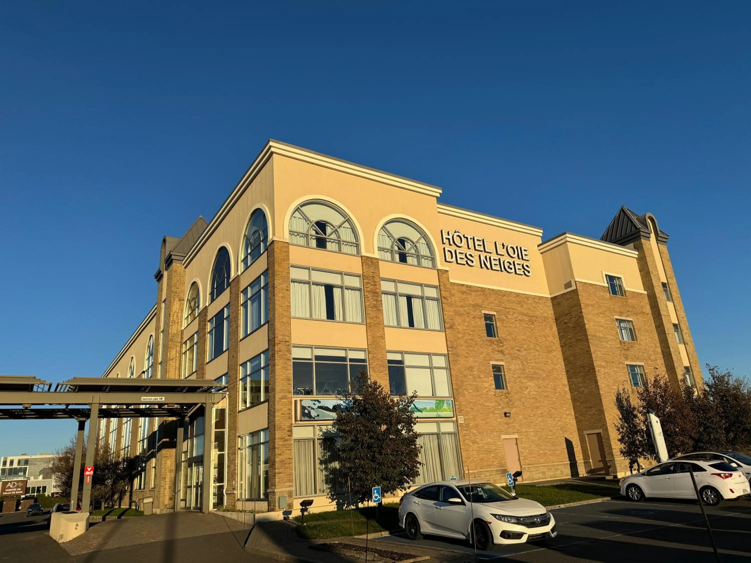 Property building in Hotel L'Oie des neiges