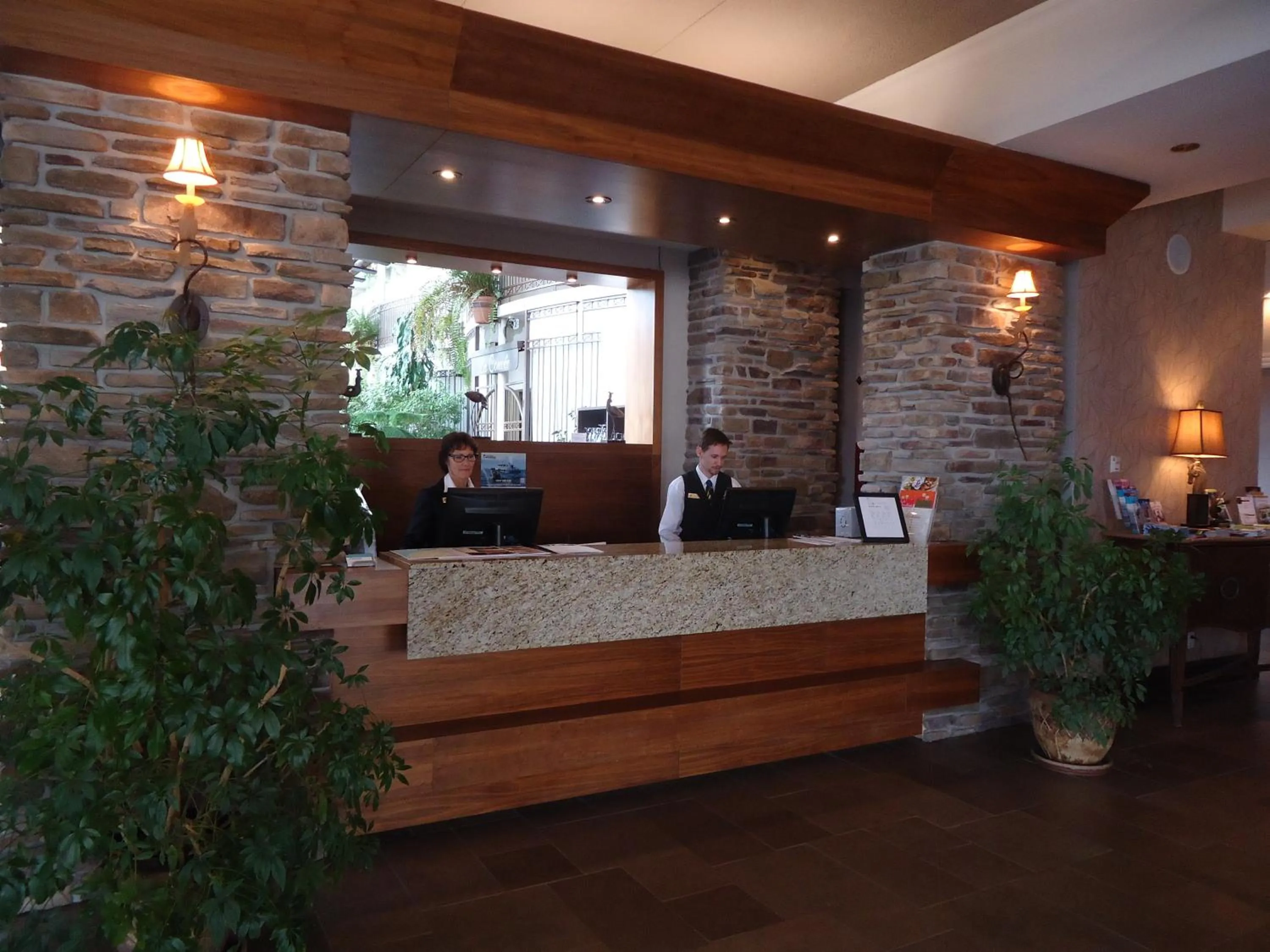 Lobby or reception in Hotel L'Oie des neiges