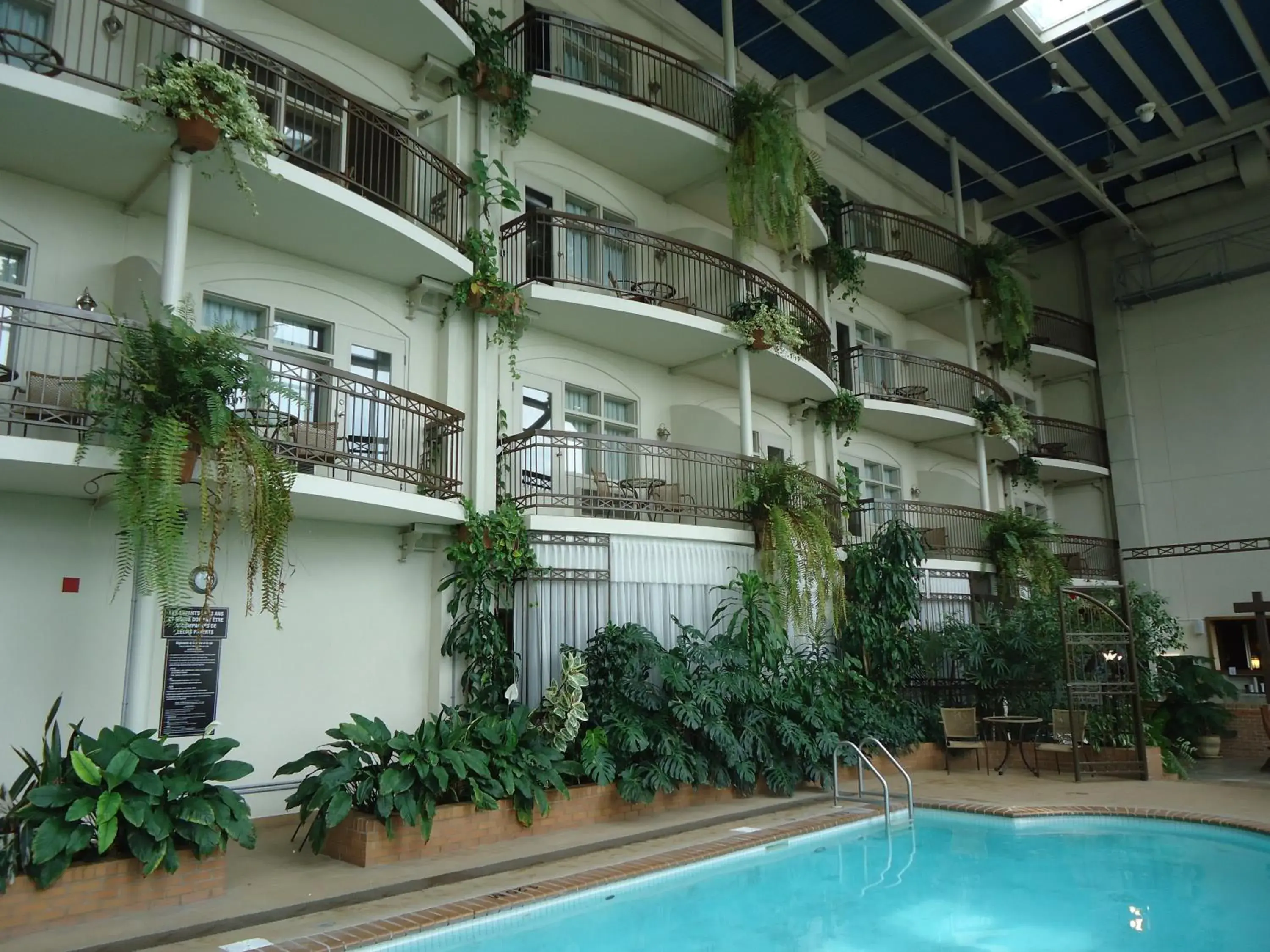 Pool view in Hotel L'Oie des neiges Pool view in Hotel L'Oie des neiges