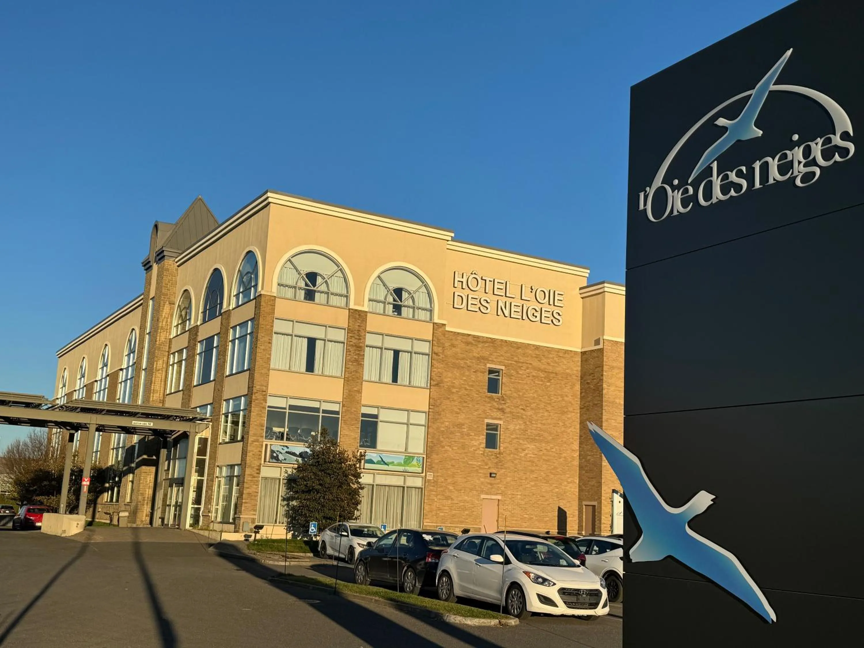 Property building in Hotel L'Oie des neiges