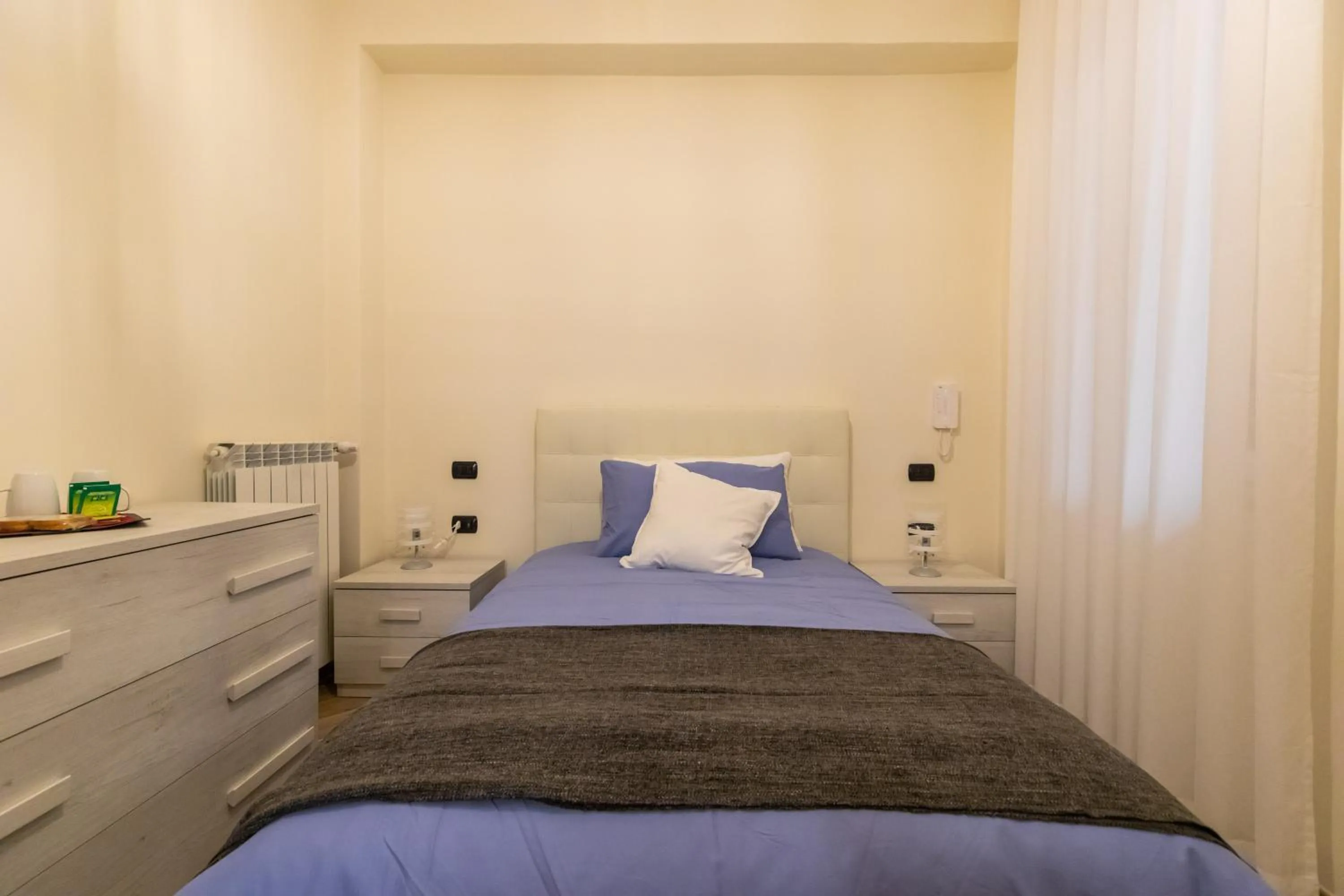 Photo of the whole room, Bed in Napoli d'Amare B&B