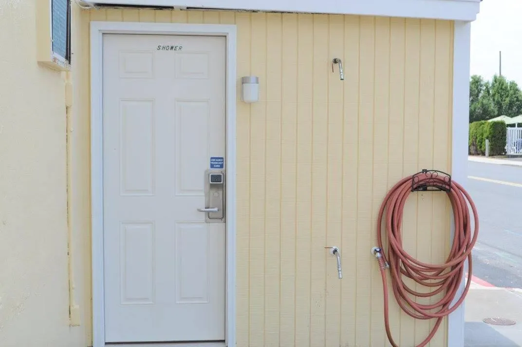 Shower in Islander Motel