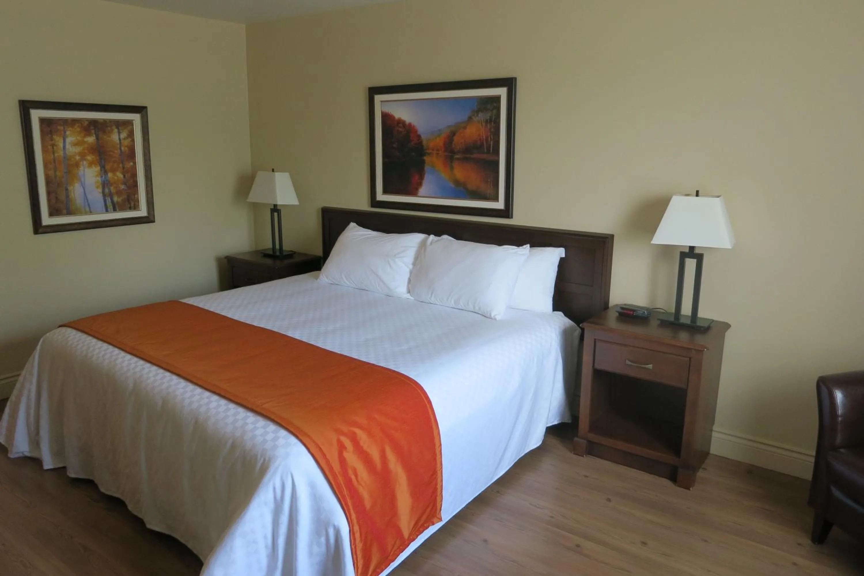 Bed in Days Inn by Wyndham Levis