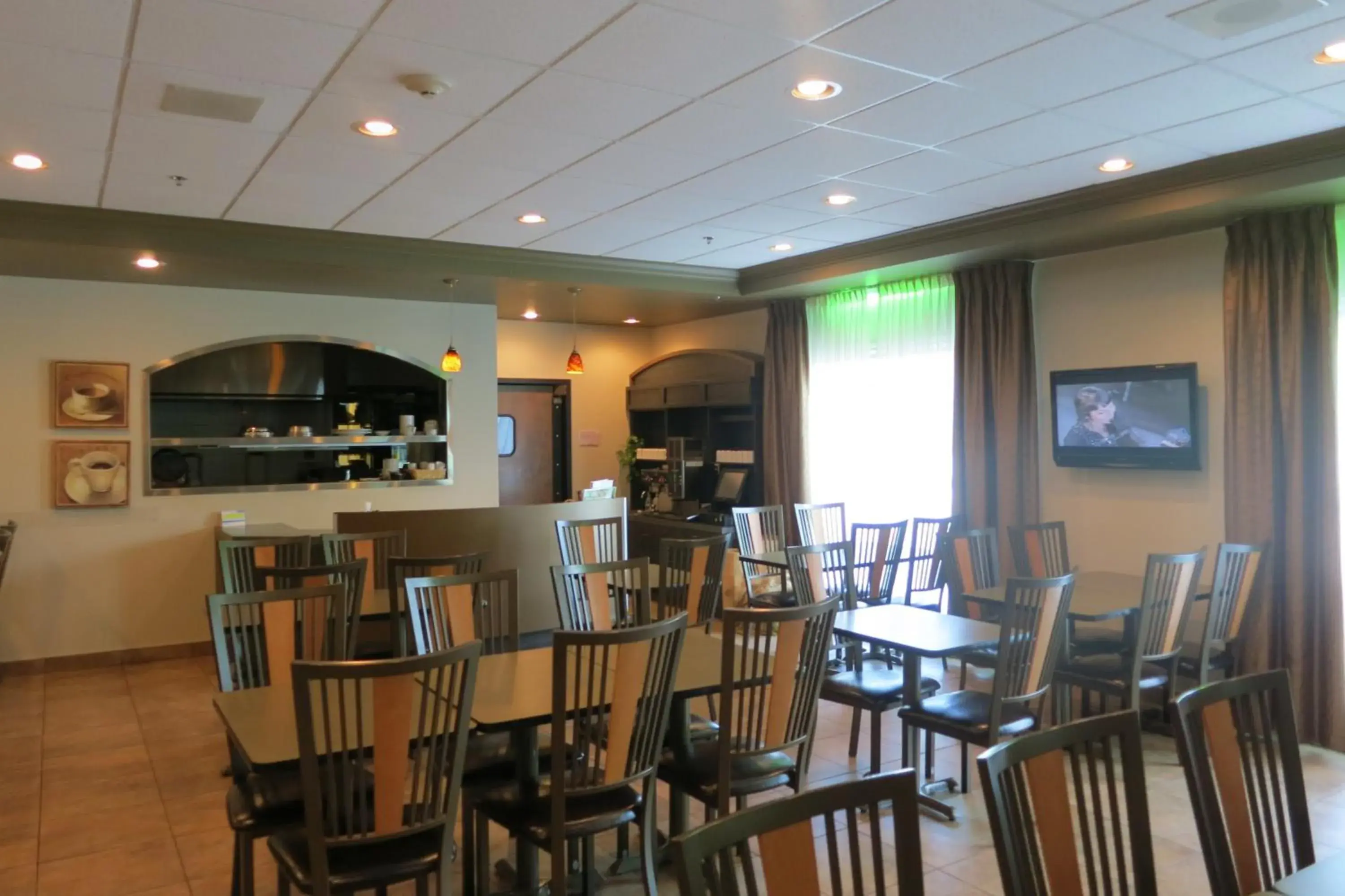 Food and drinks in Days Inn by Wyndham Levis Food and drinks in Days Inn by Wyndham Levis