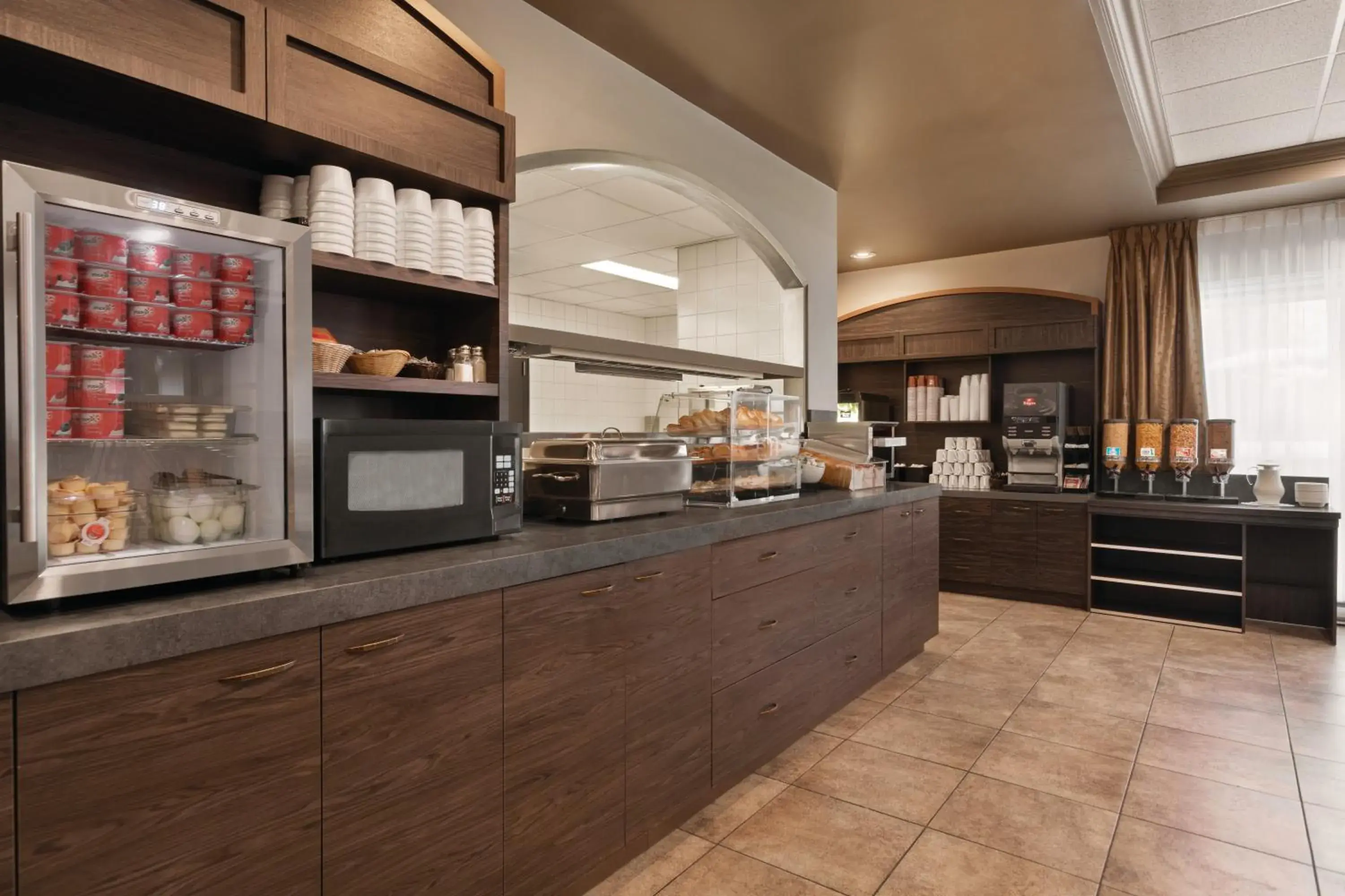 Restaurant/places to eat in Days Inn by Wyndham Levis Restaurant/places to eat in Days Inn by Wyndham Levis