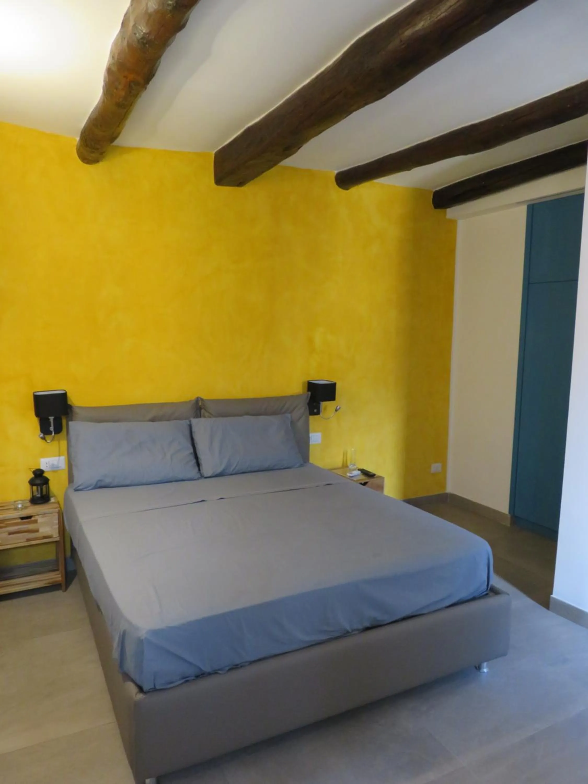 Bedroom, Bed in Napoli Suite Toledo 10 By Dimorra