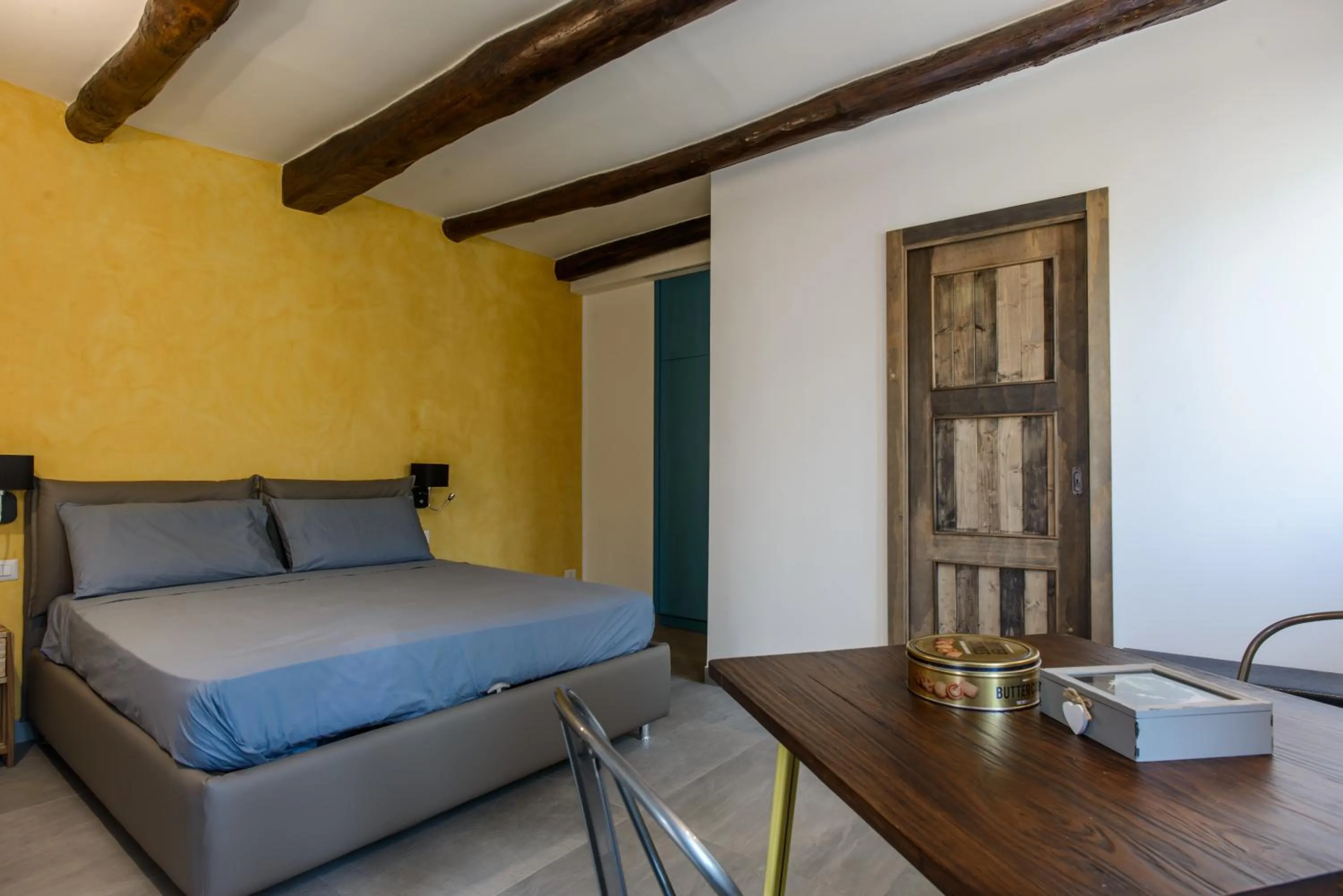 Bedroom, Bed in Napoli Suite Toledo 10 By Dimorra