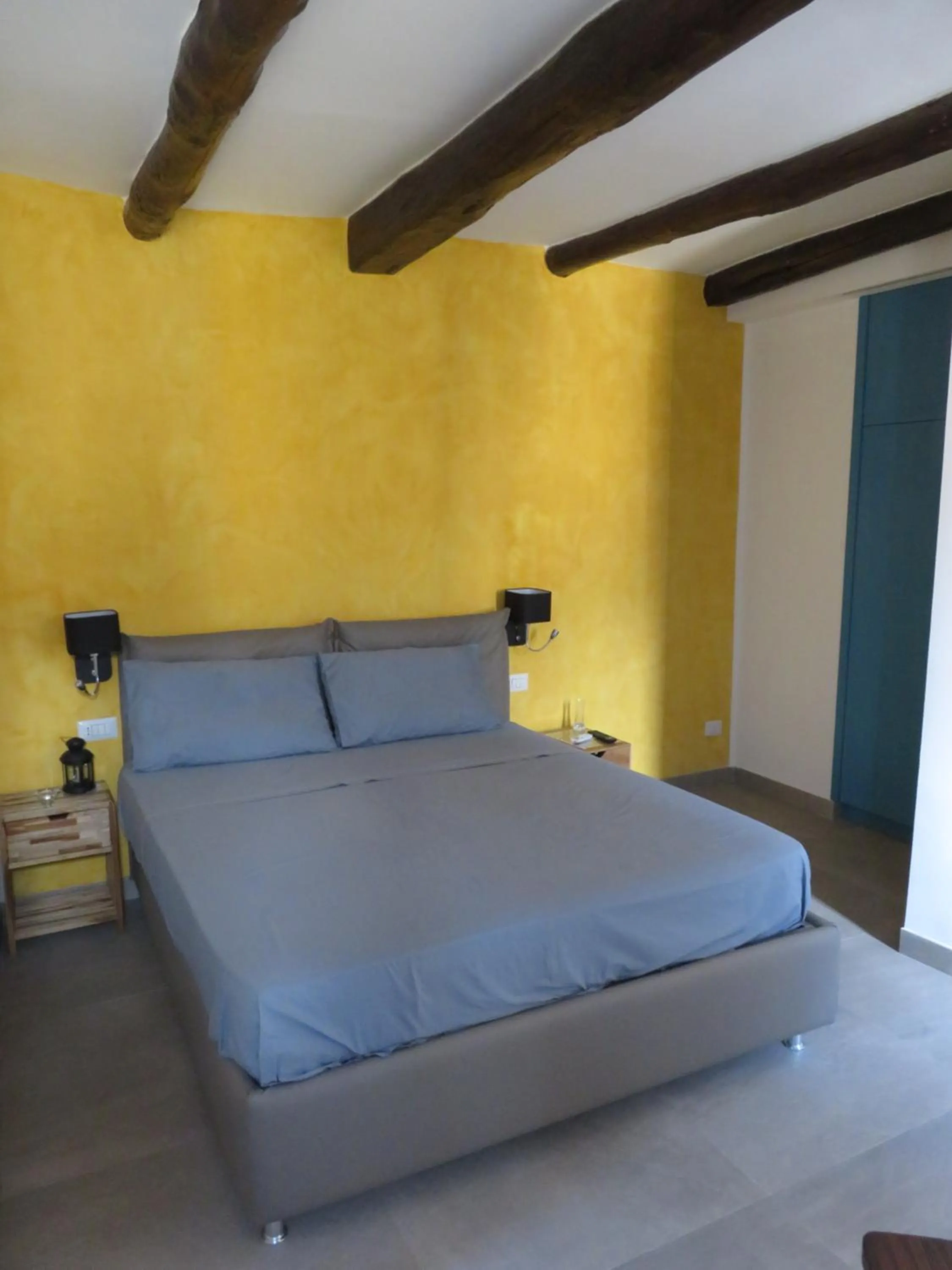 Bedroom, Bed in Napoli Suite Toledo 10 By Dimorra