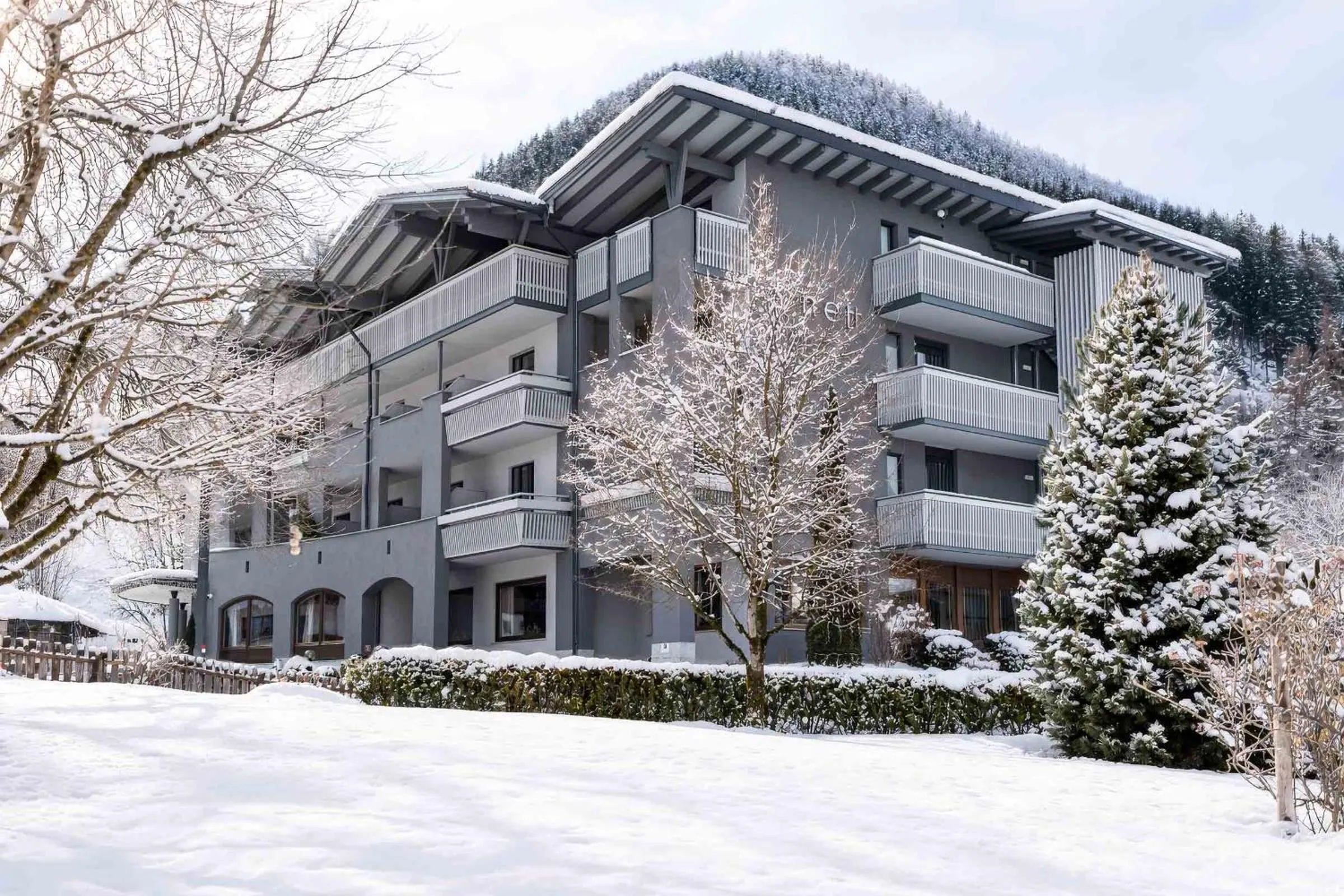 Property building in Anett hotel