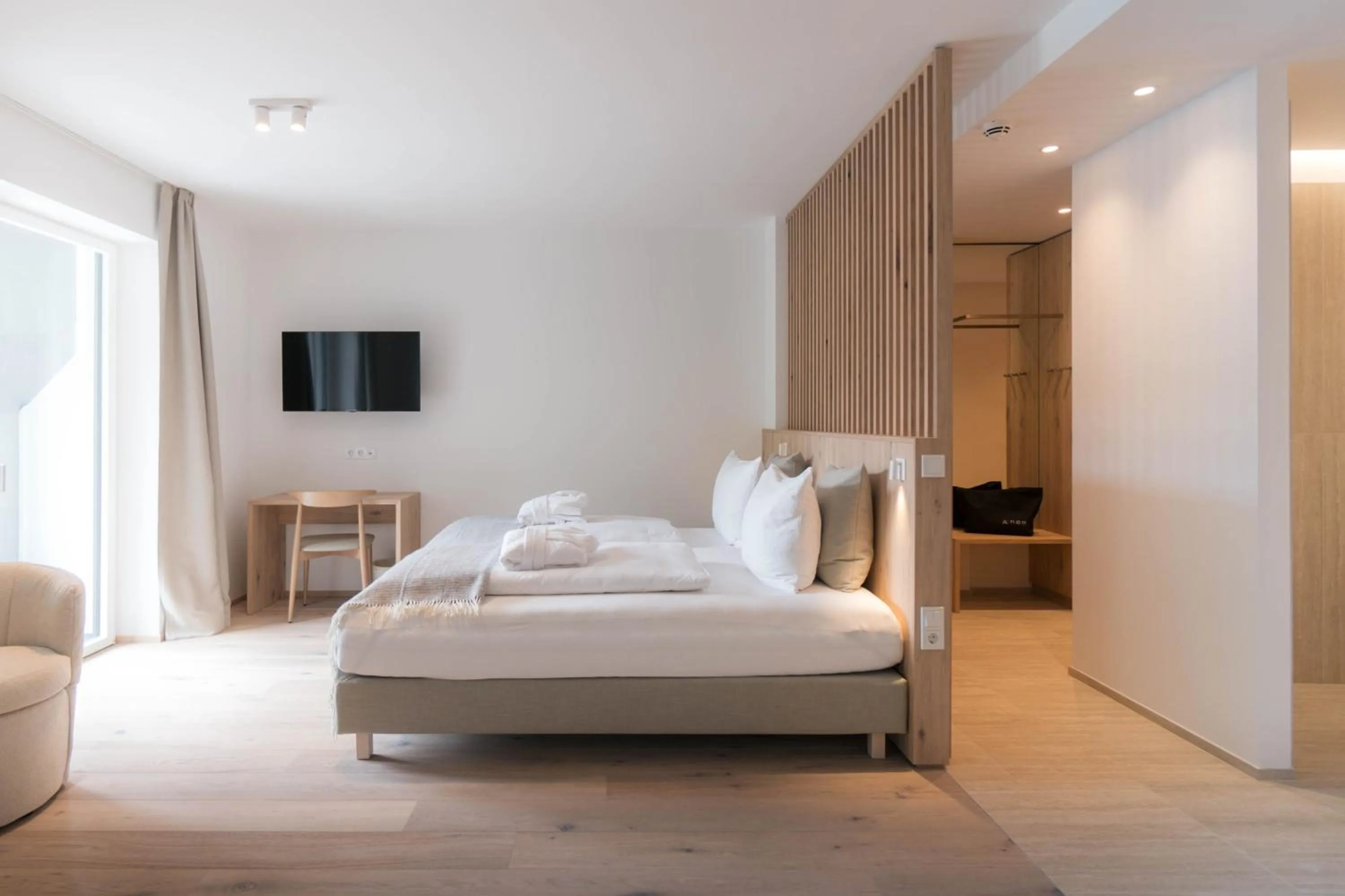 Photo of the whole room, Bed in Anett hotel