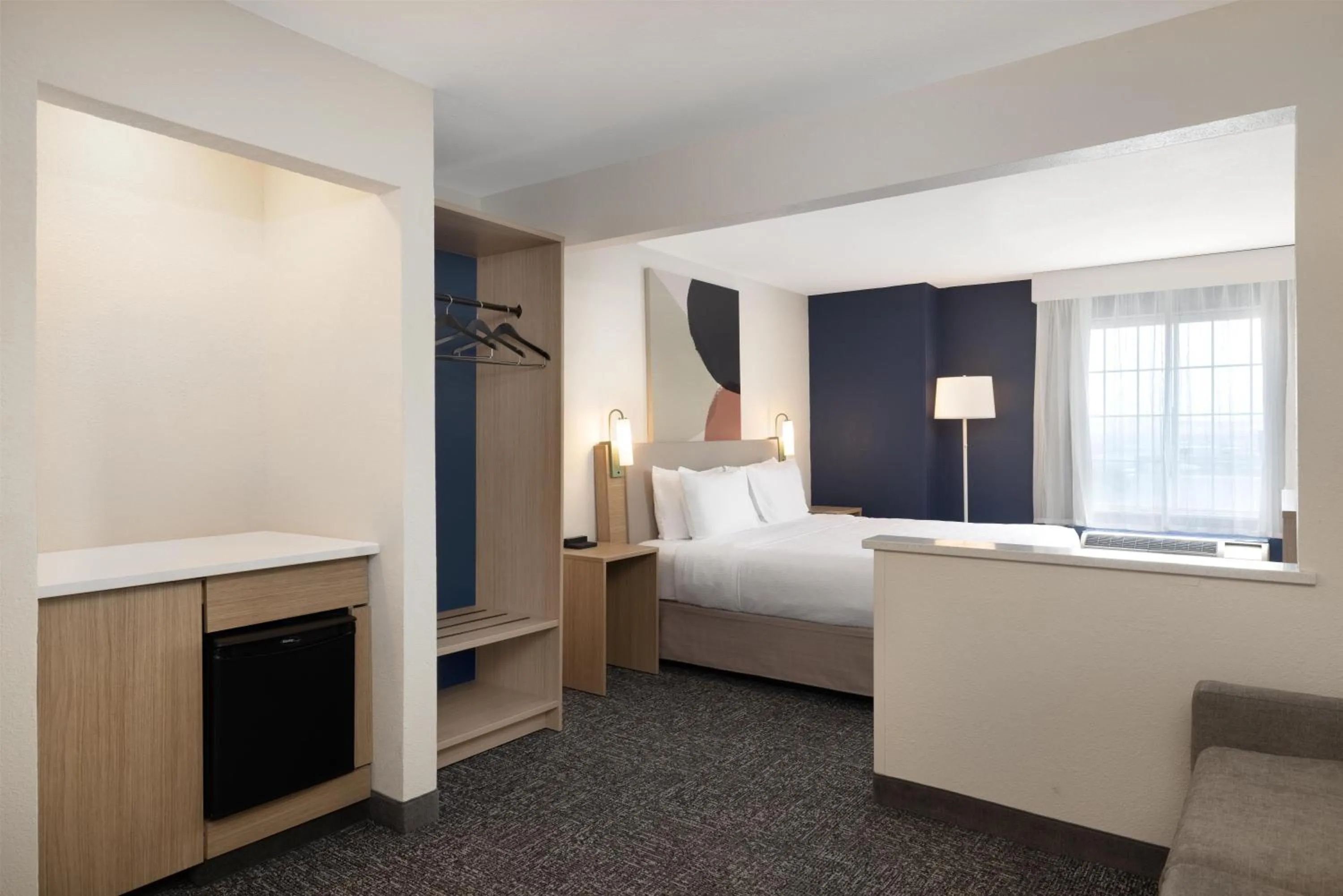 Living room, Bed in Spark by Hilton El Paso University