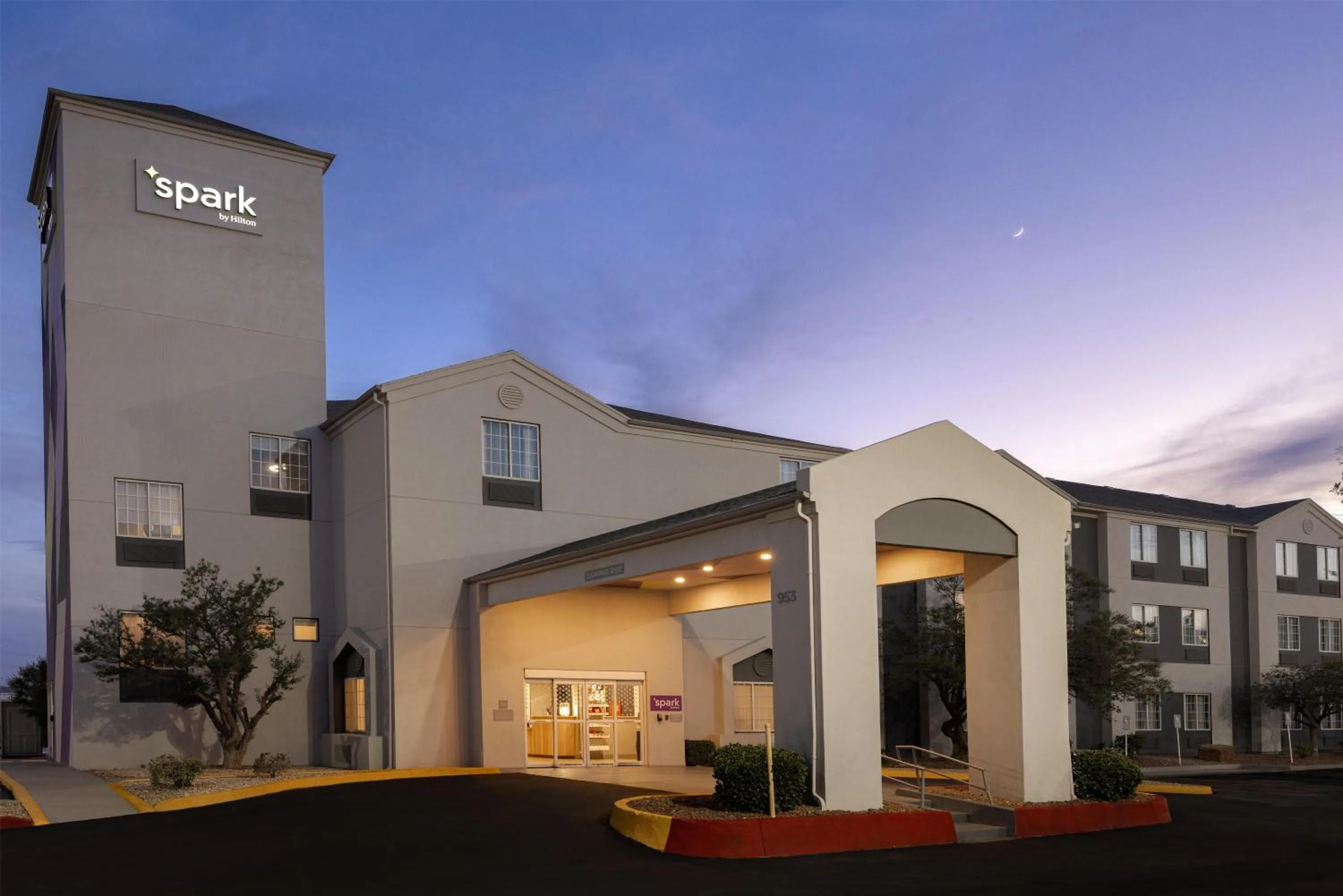 Property building in Spark by Hilton El Paso University