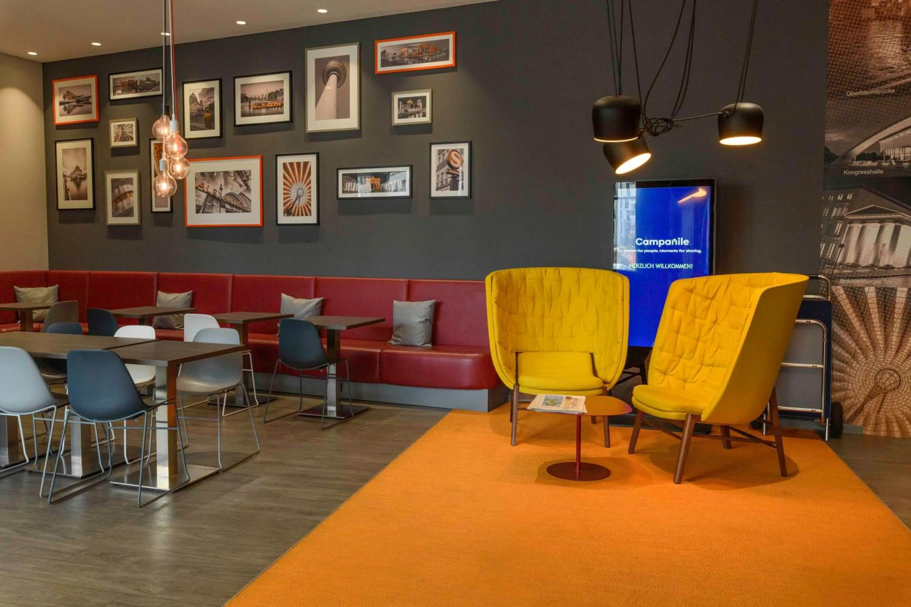 Lobby or reception in 7 Days Premium Hotel Berlin-Schönefeld