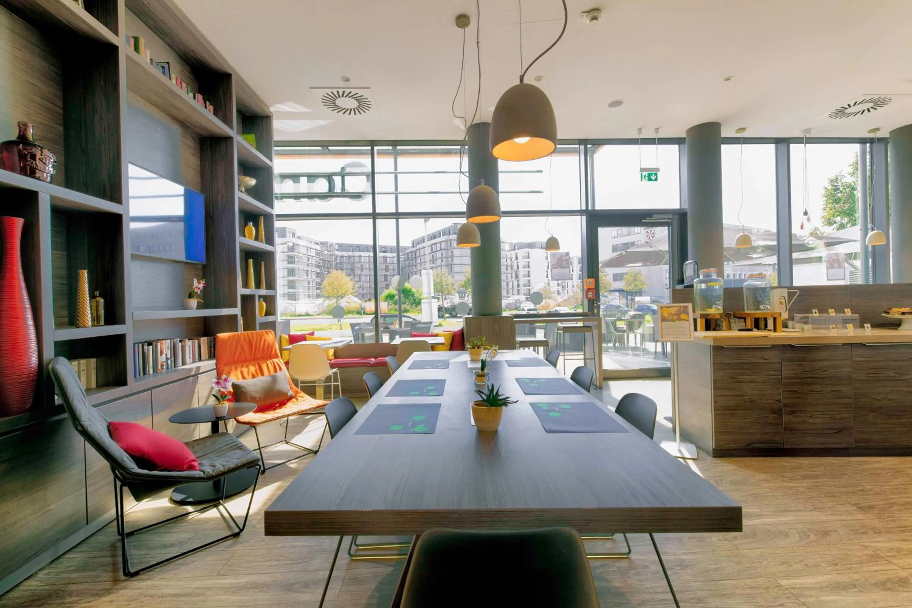 Lobby or reception, Restaurant/Places to Eat in 7 Days Premium Hotel Berlin-Schönefeld