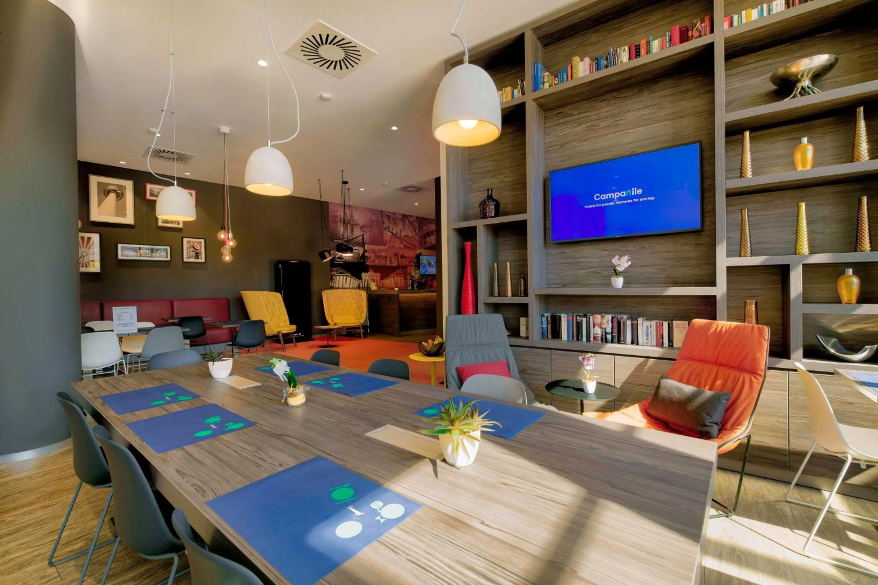 TV and multimedia in 7 Days Premium Hotel Berlin-Schönefeld