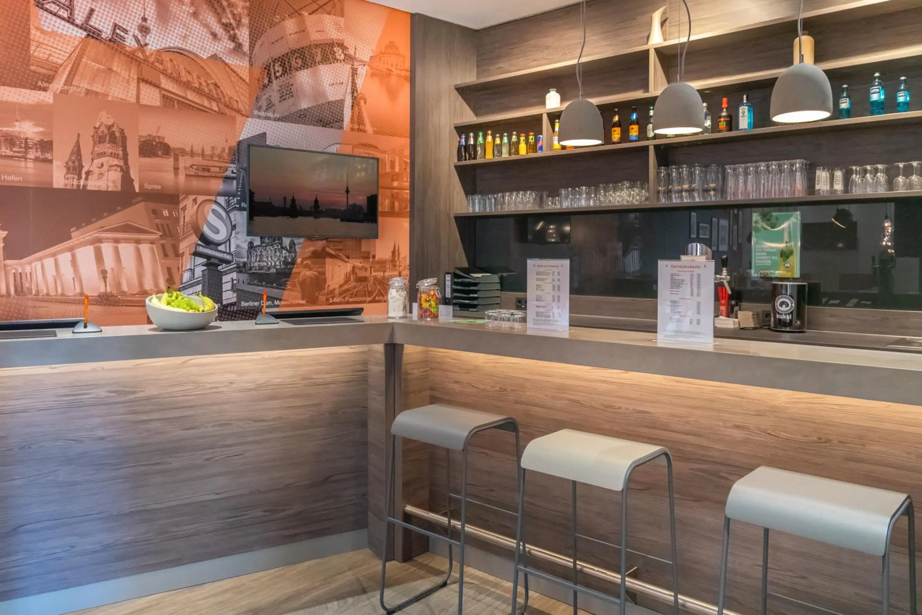 Lobby or reception, Lounge/Bar in 7 Days Premium Hotel Berlin-Schönefeld