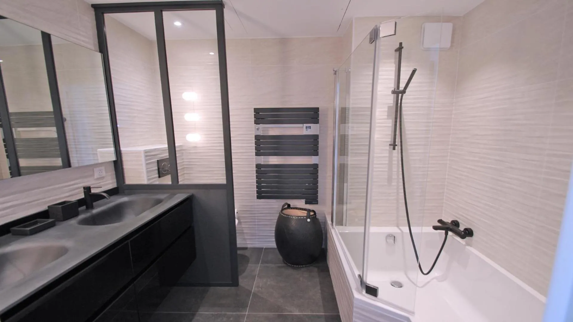 Bathroom in Les Terrasses de la Croisette