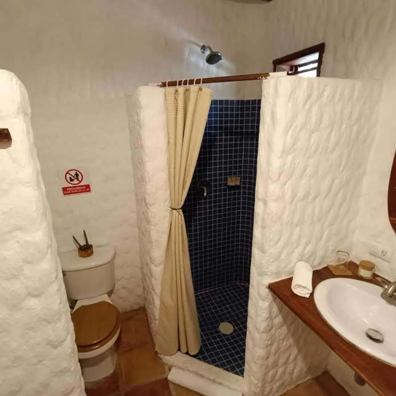 Bathroom in Holbox by Xaloc