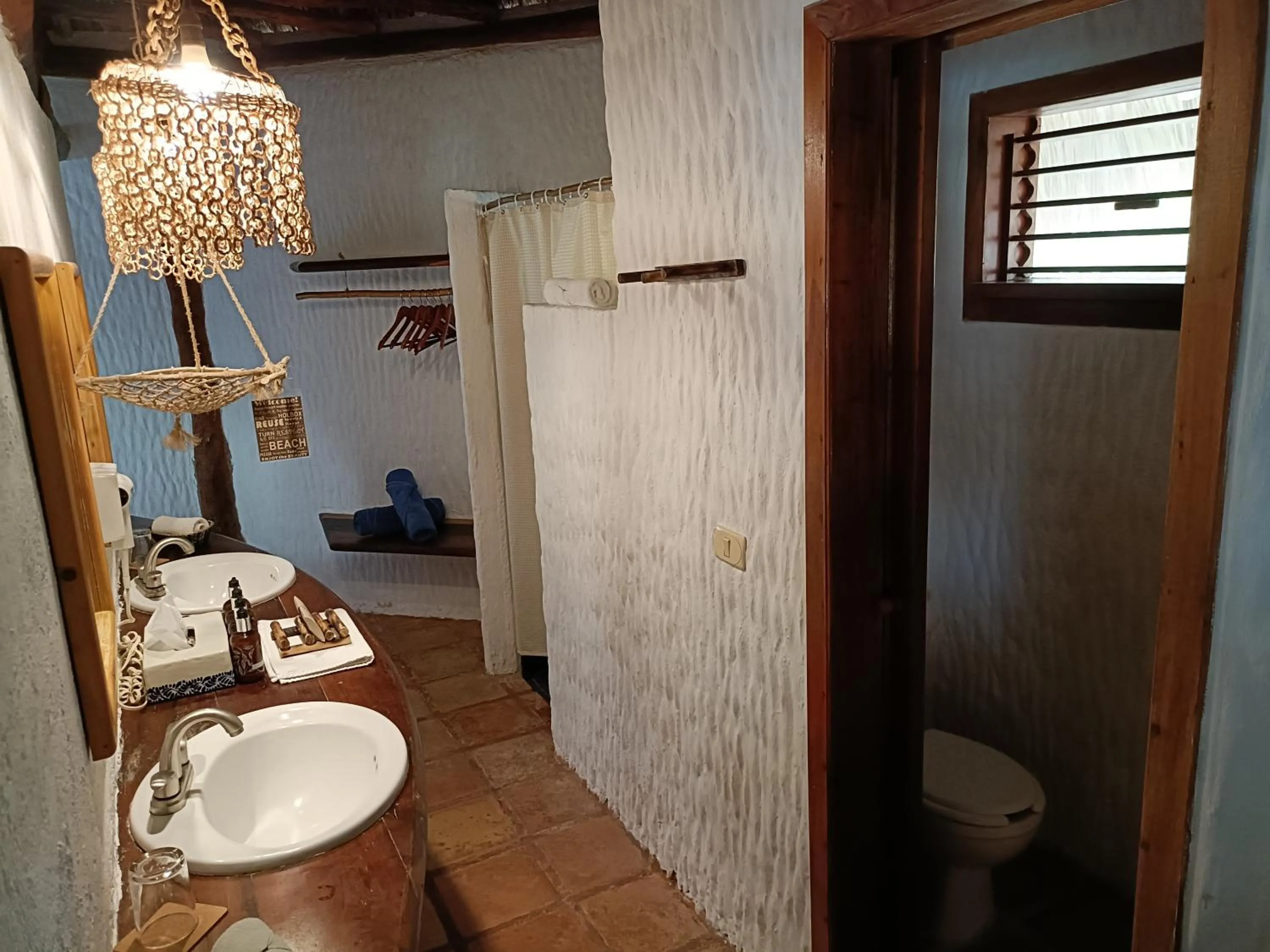 Bathroom in Holbox by Xaloc
