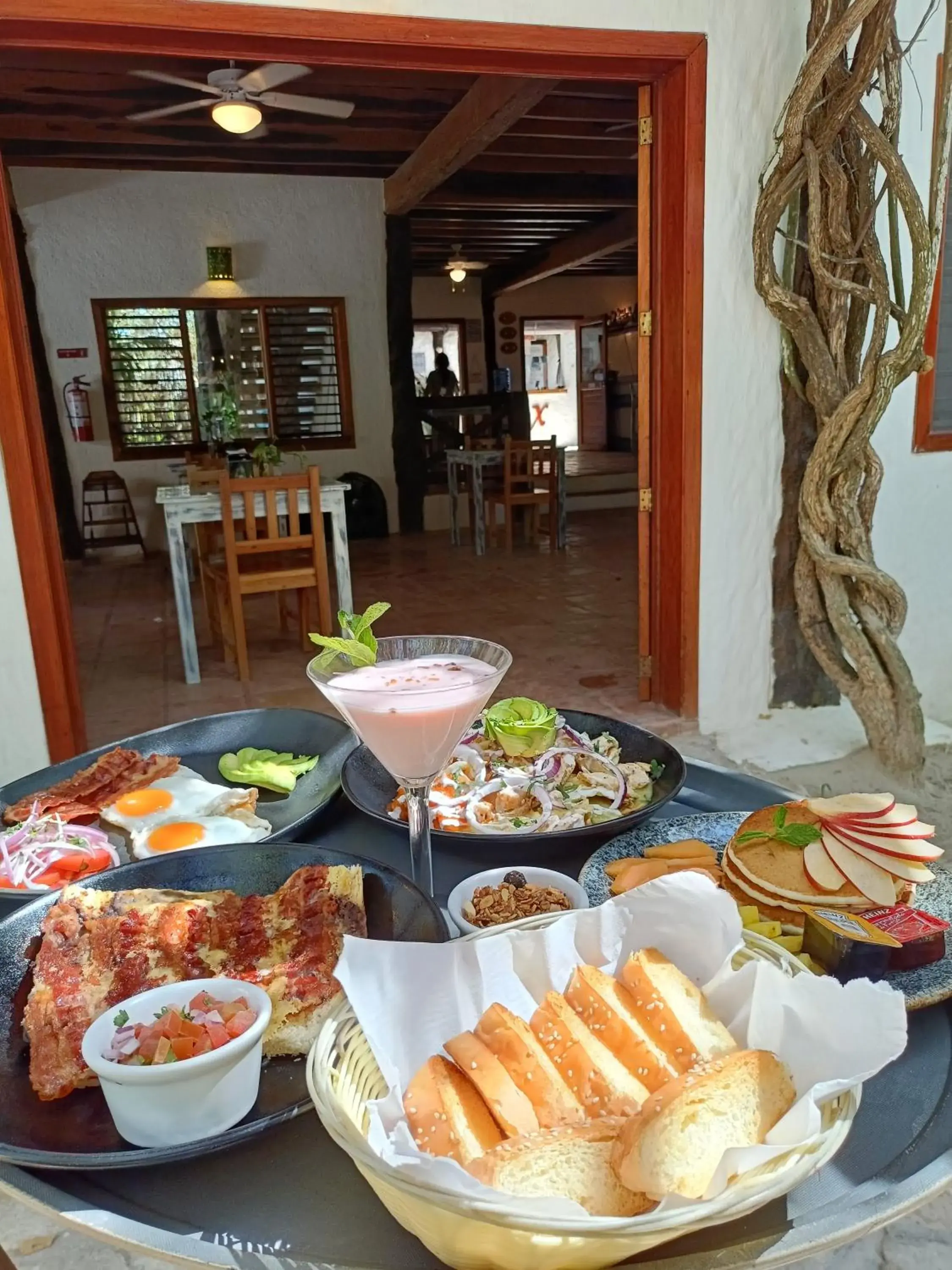 Restaurant/places to eat in Holbox by Xaloc Restaurant/places to eat in Holbox by Xaloc