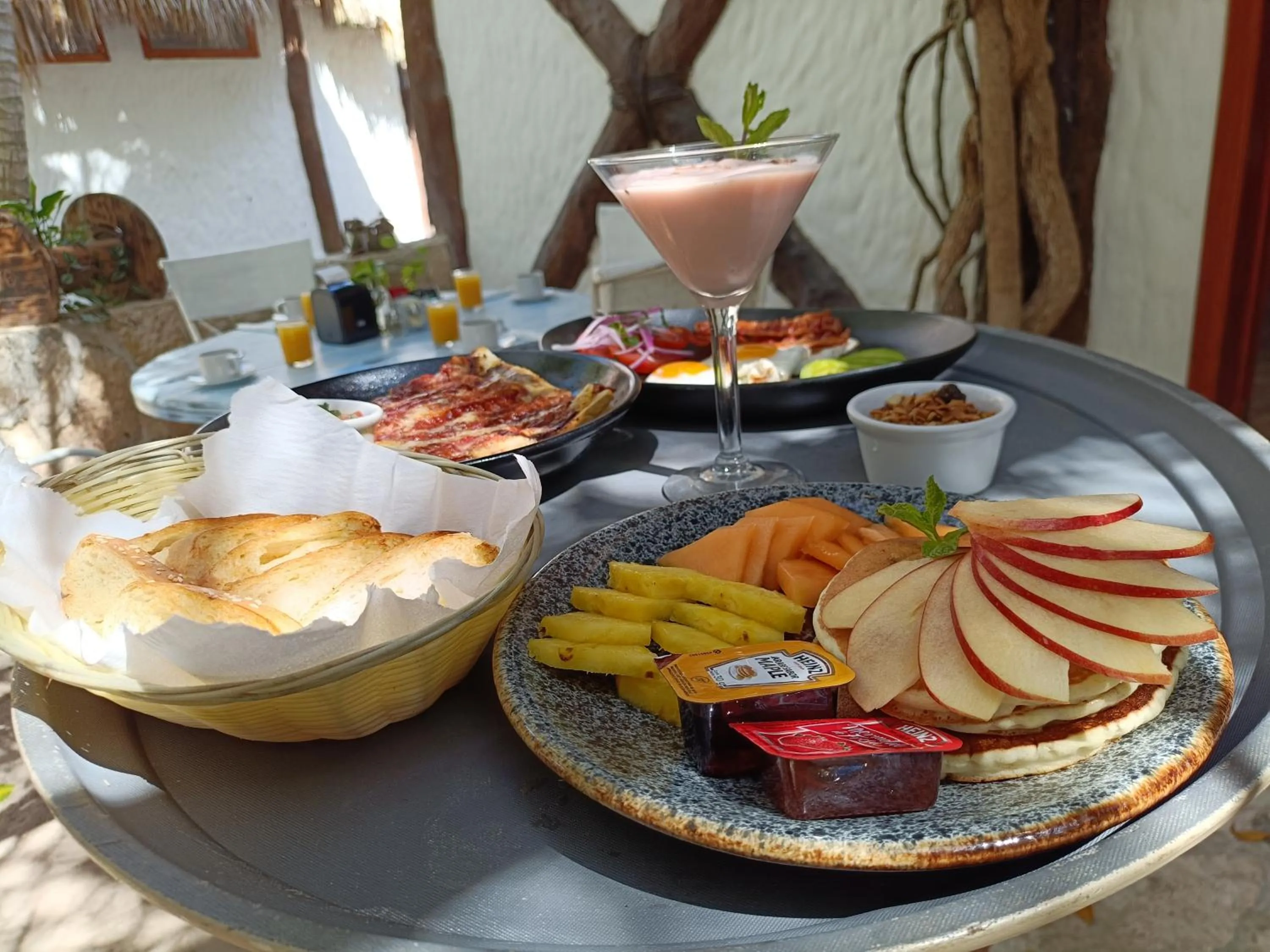 Breakfast in Holbox by Xaloc