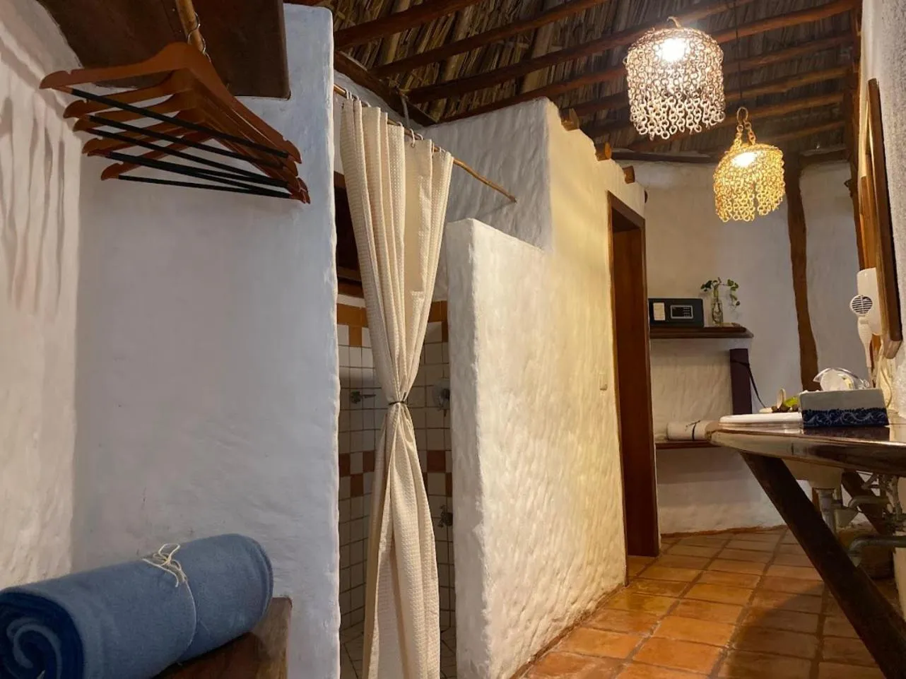 Bathroom in Holbox by Xaloc