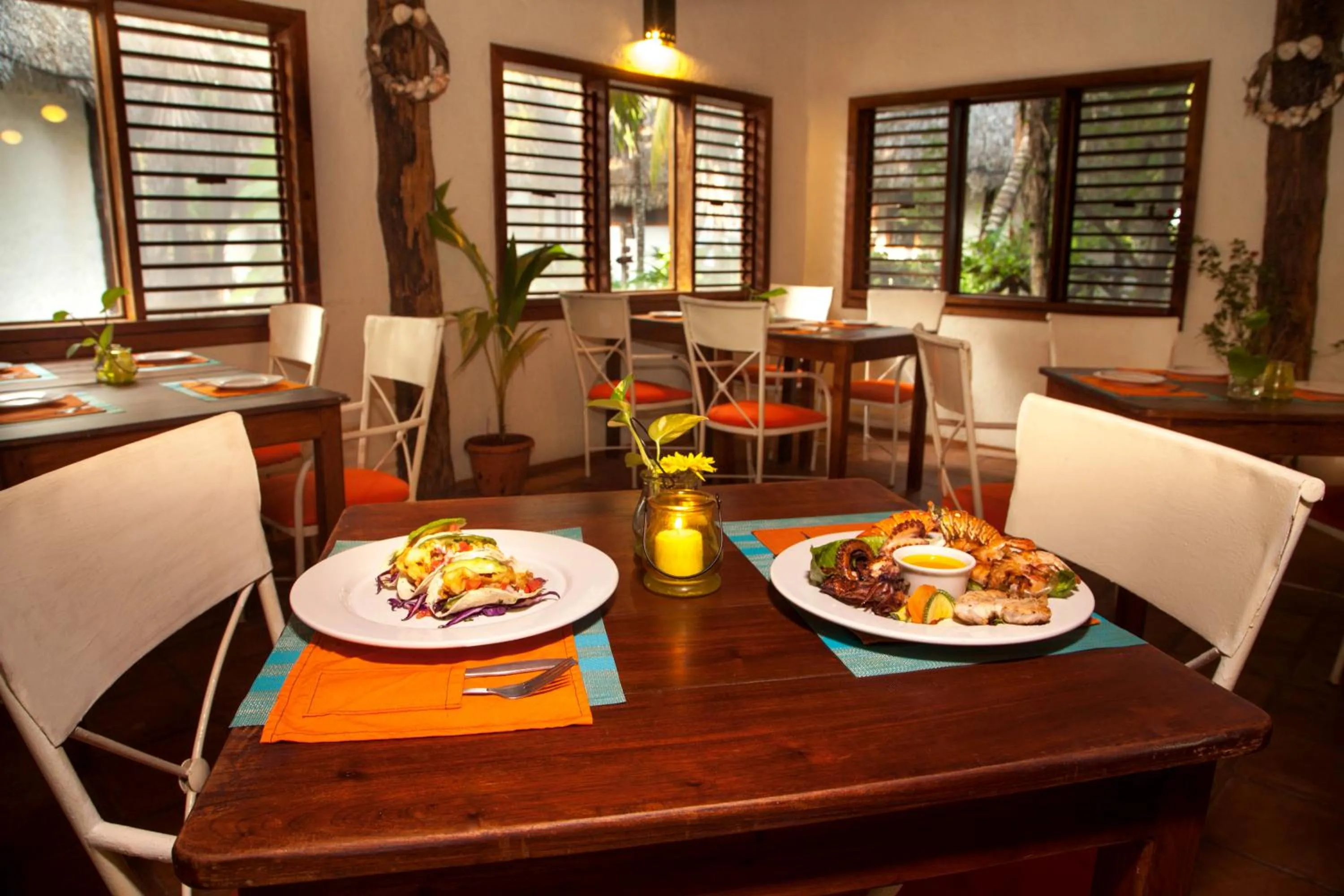 Restaurant/places to eat in Holbox by Xaloc