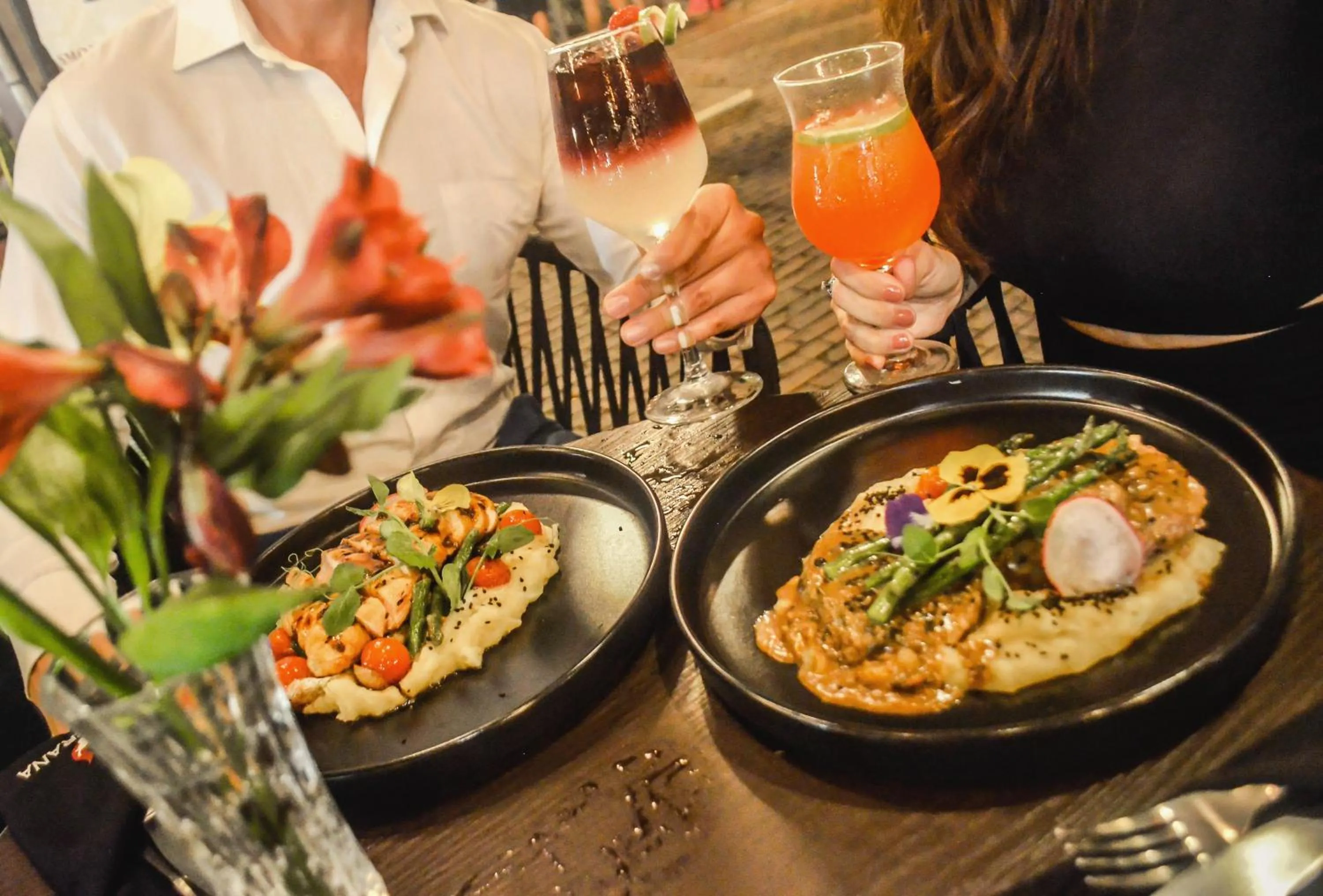 Restaurant/places to eat in Casa Lucia Hotel Boutique