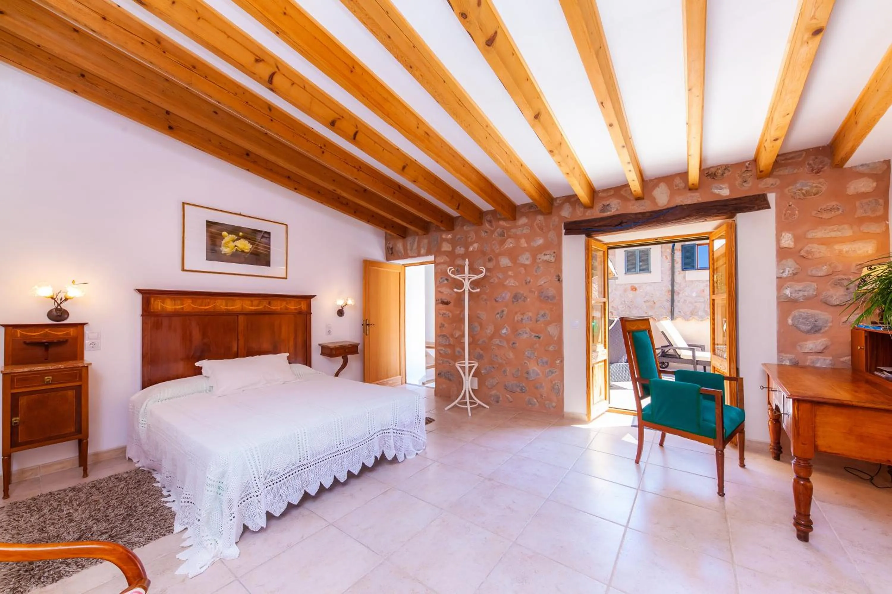 Living room, Bed in Can Murons