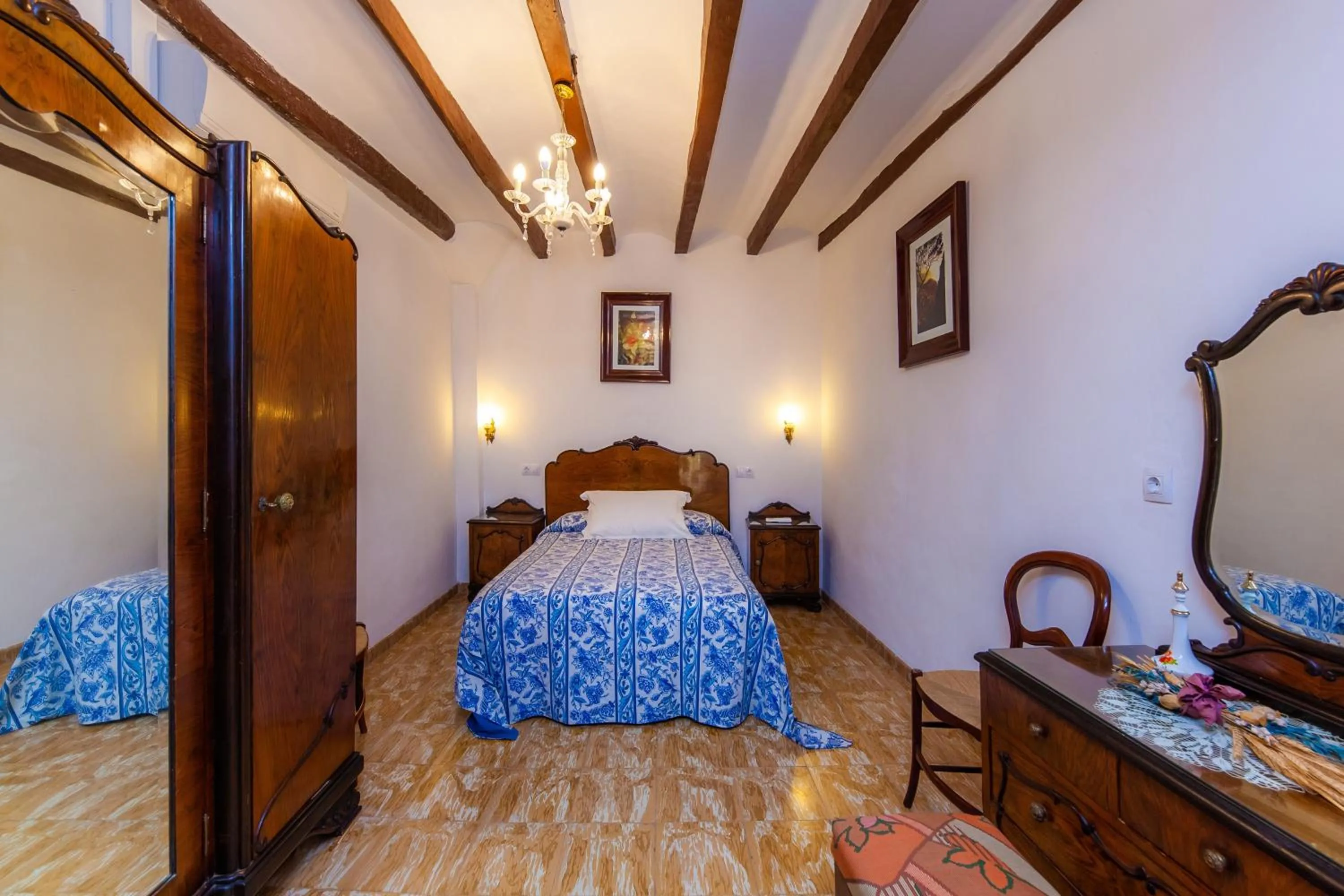 Living room, Bed in Can Murons