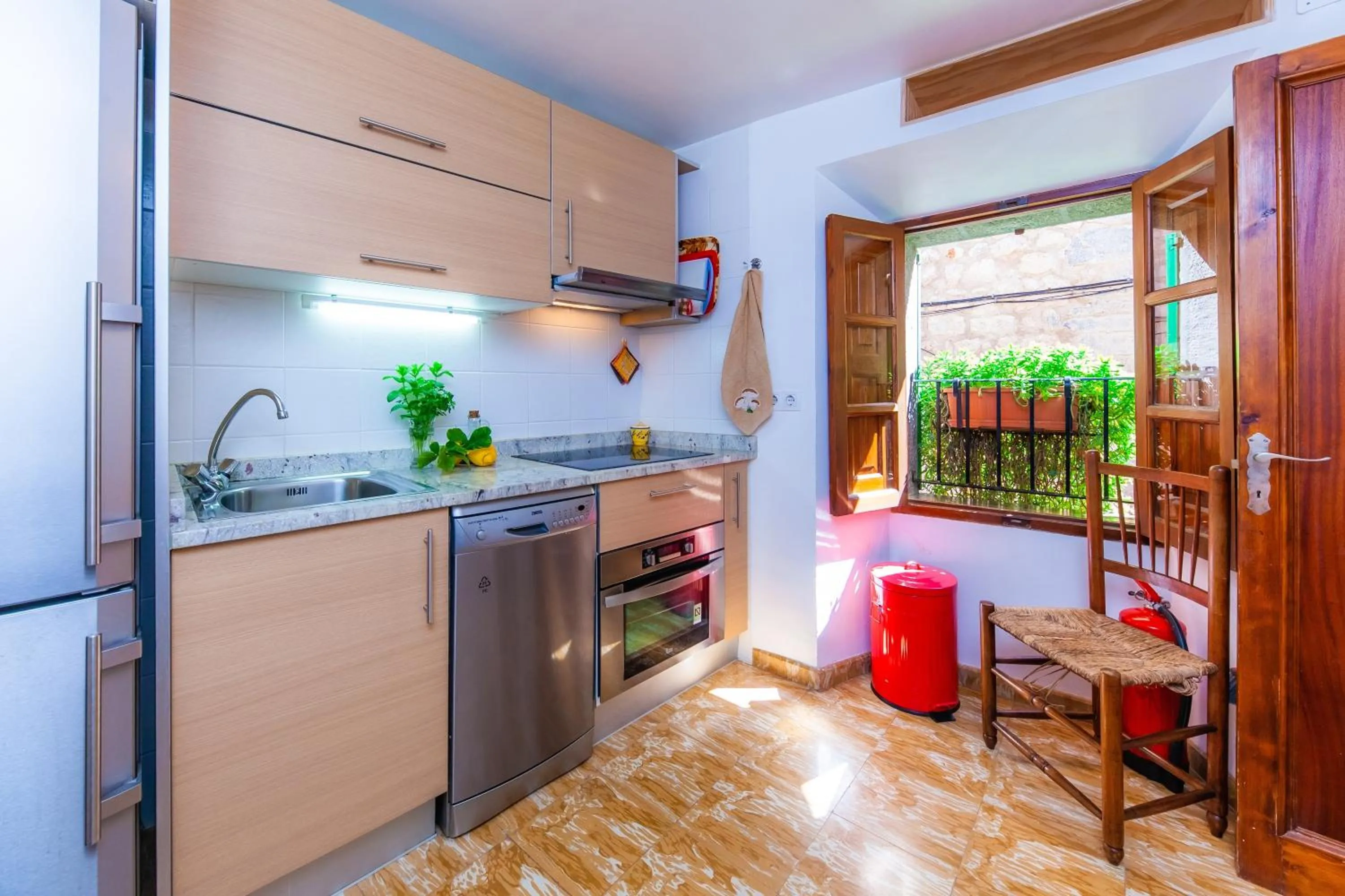 Kitchen or kitchenette in Can Murons