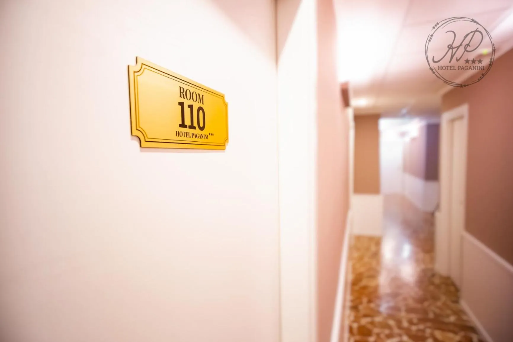 Communal lounge/ TV room in Hotel Paganini