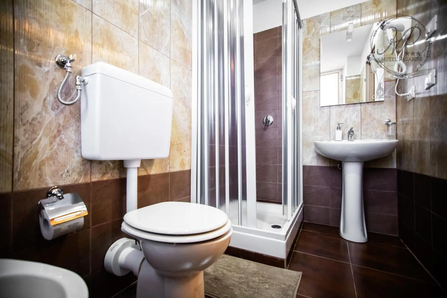 Shower in Hotel Paganini