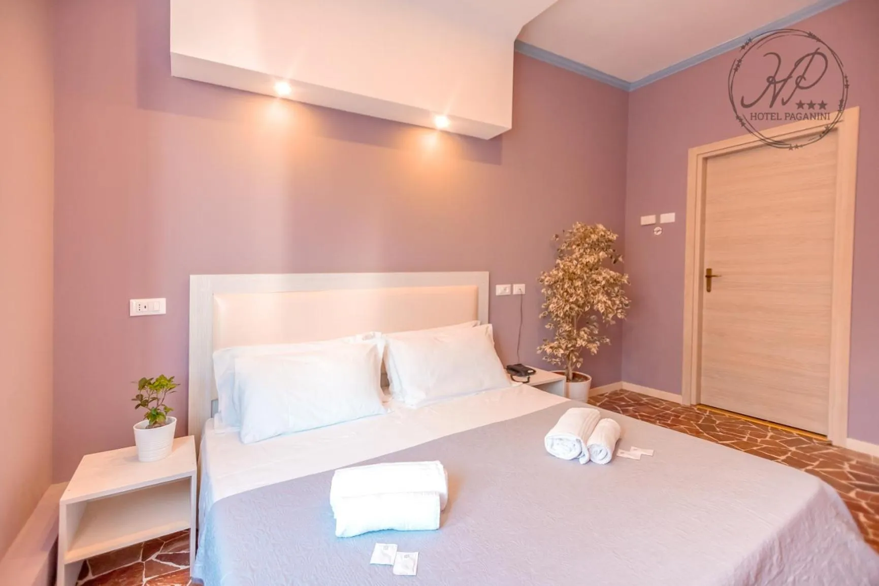 Property logo or sign, Bed in Hotel Paganini