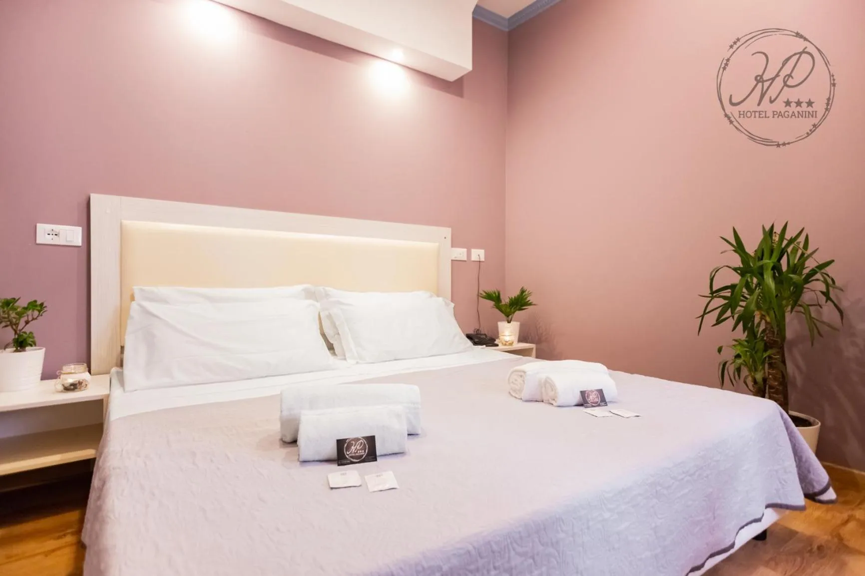 Property logo or sign, Bed in Hotel Paganini