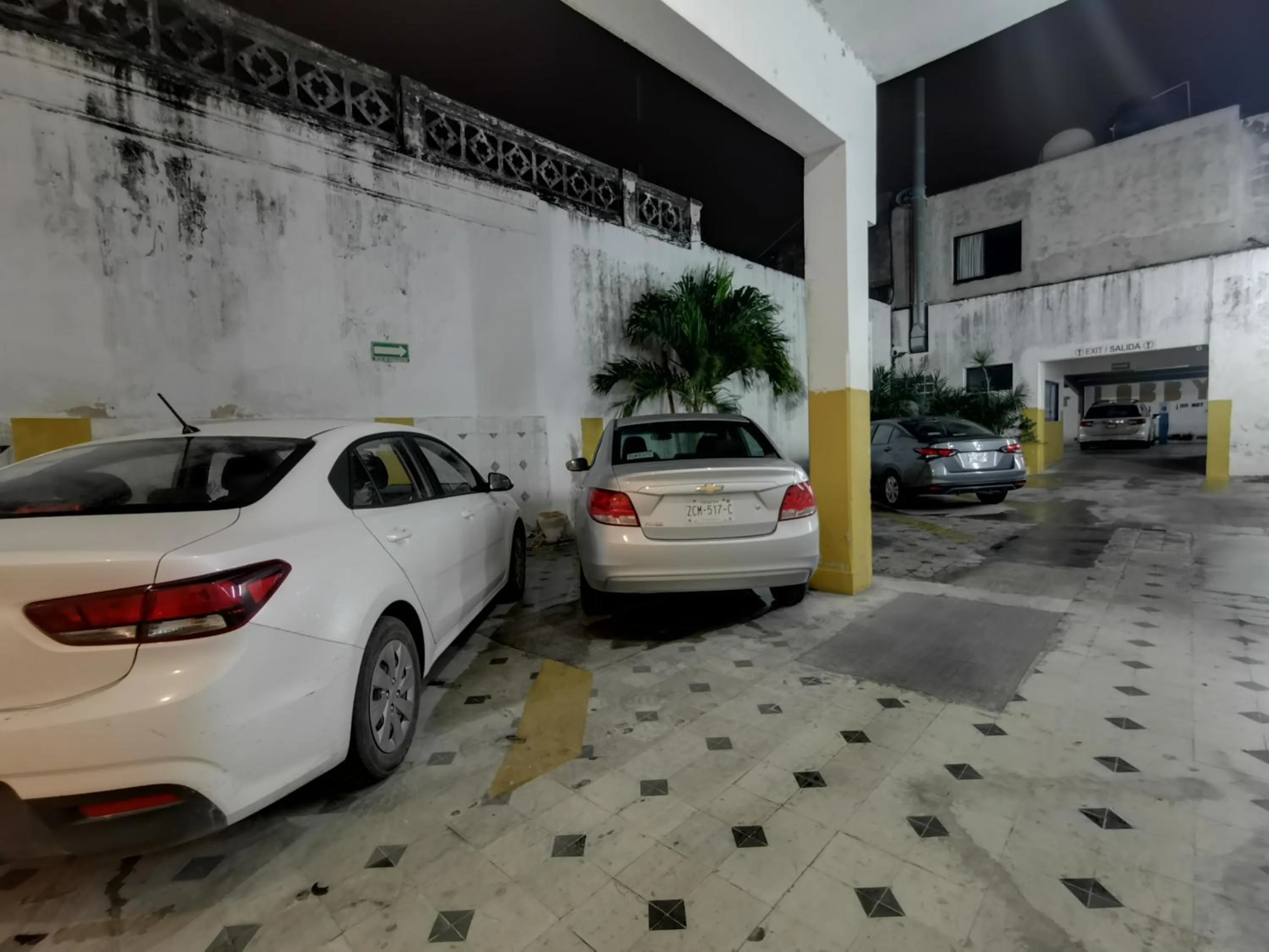 Patio in Hotel Doralba Inn