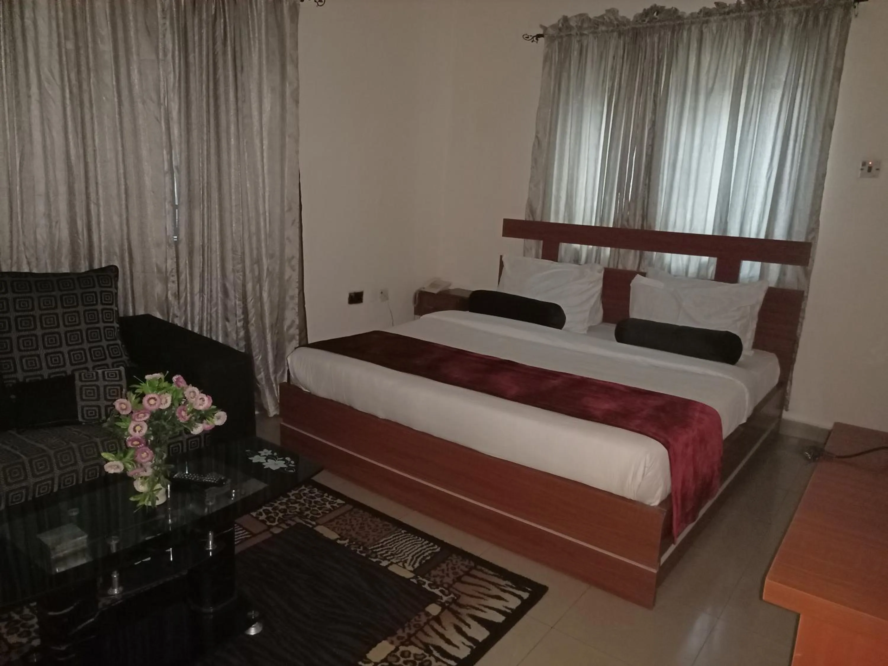 Bed in Villa Nuee Hotel & Suites Utako, Abuja