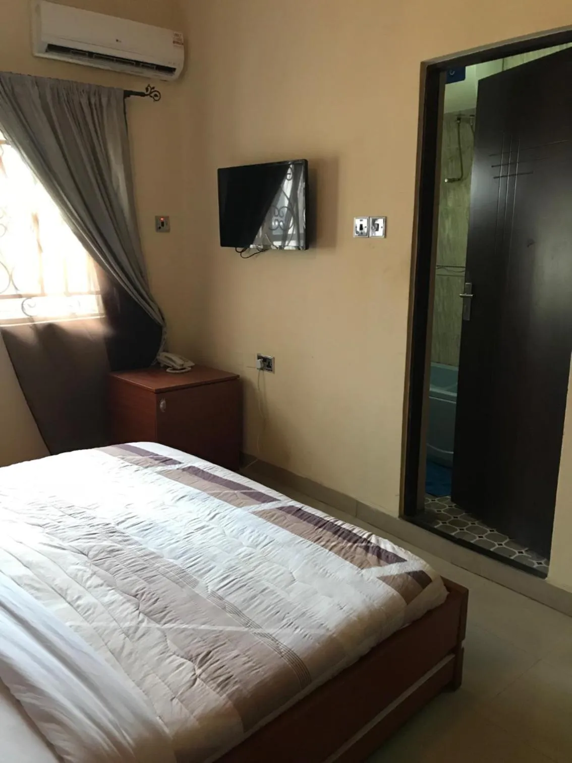 Bed in Villa Nuee Hotel & Suites Utako, Abuja
