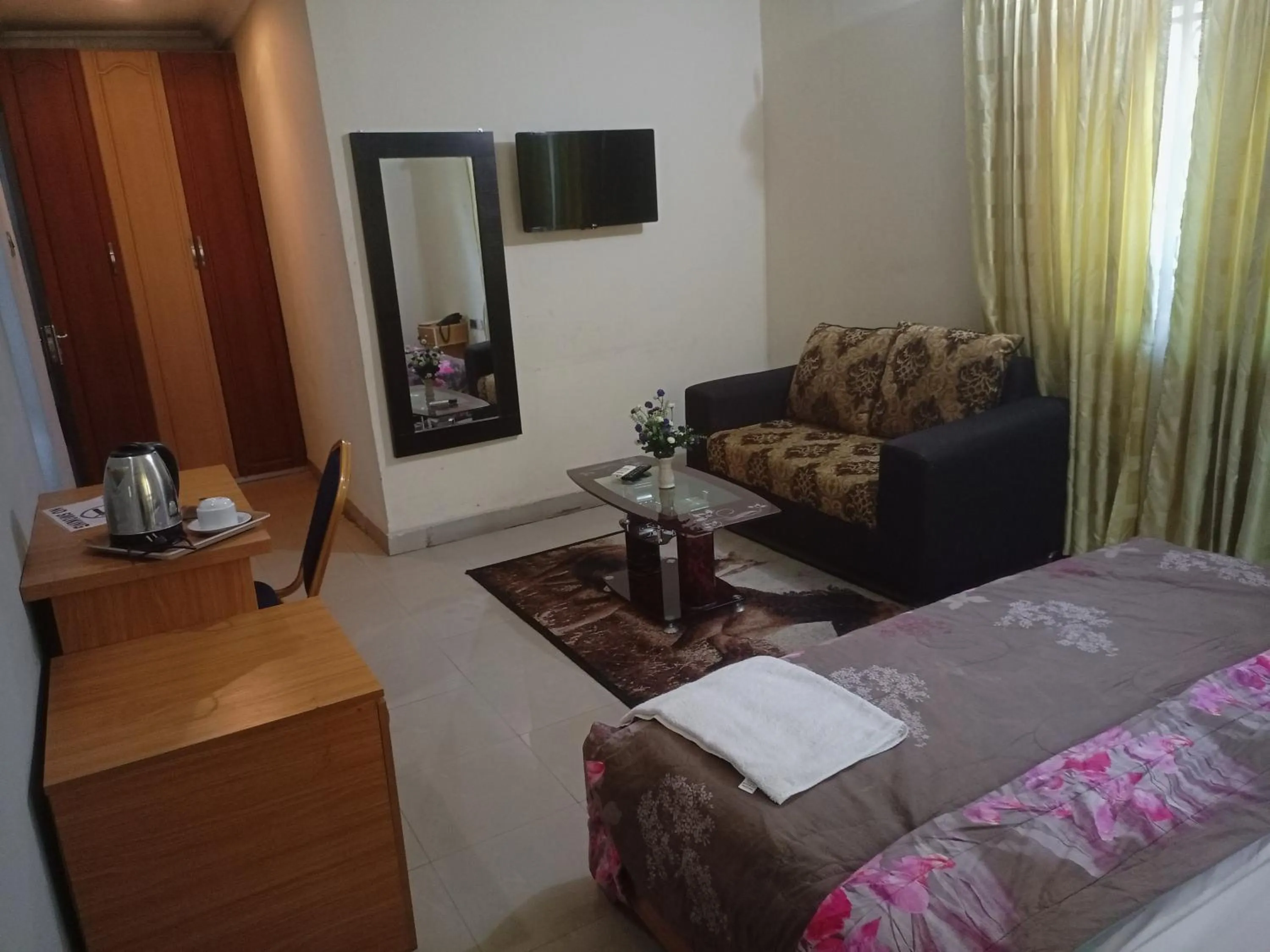 Bed in Villa Nuee Hotel & Suites Utako, Abuja