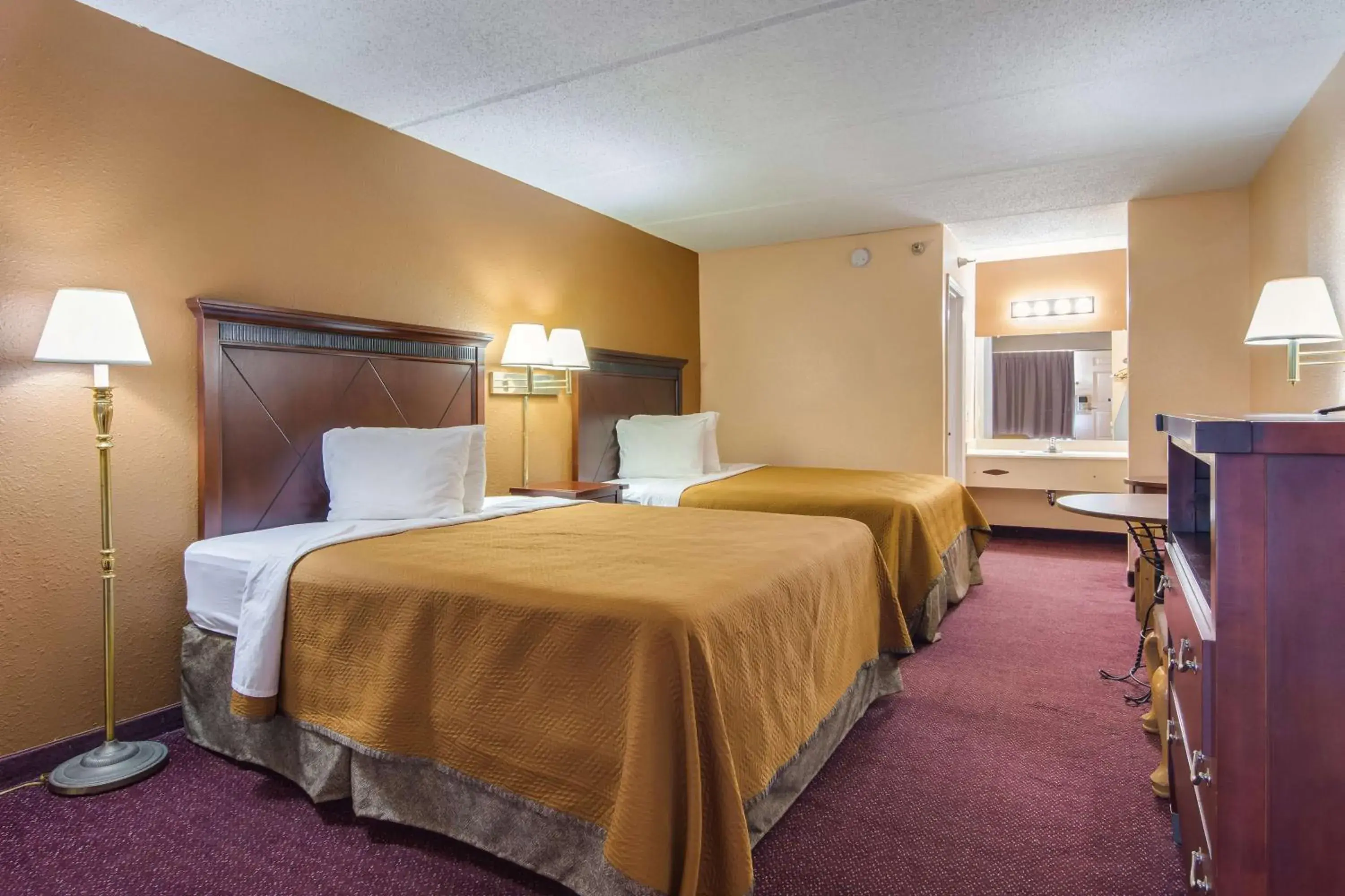 Photo of the whole room, Bed in Motel 6-Macon, GA