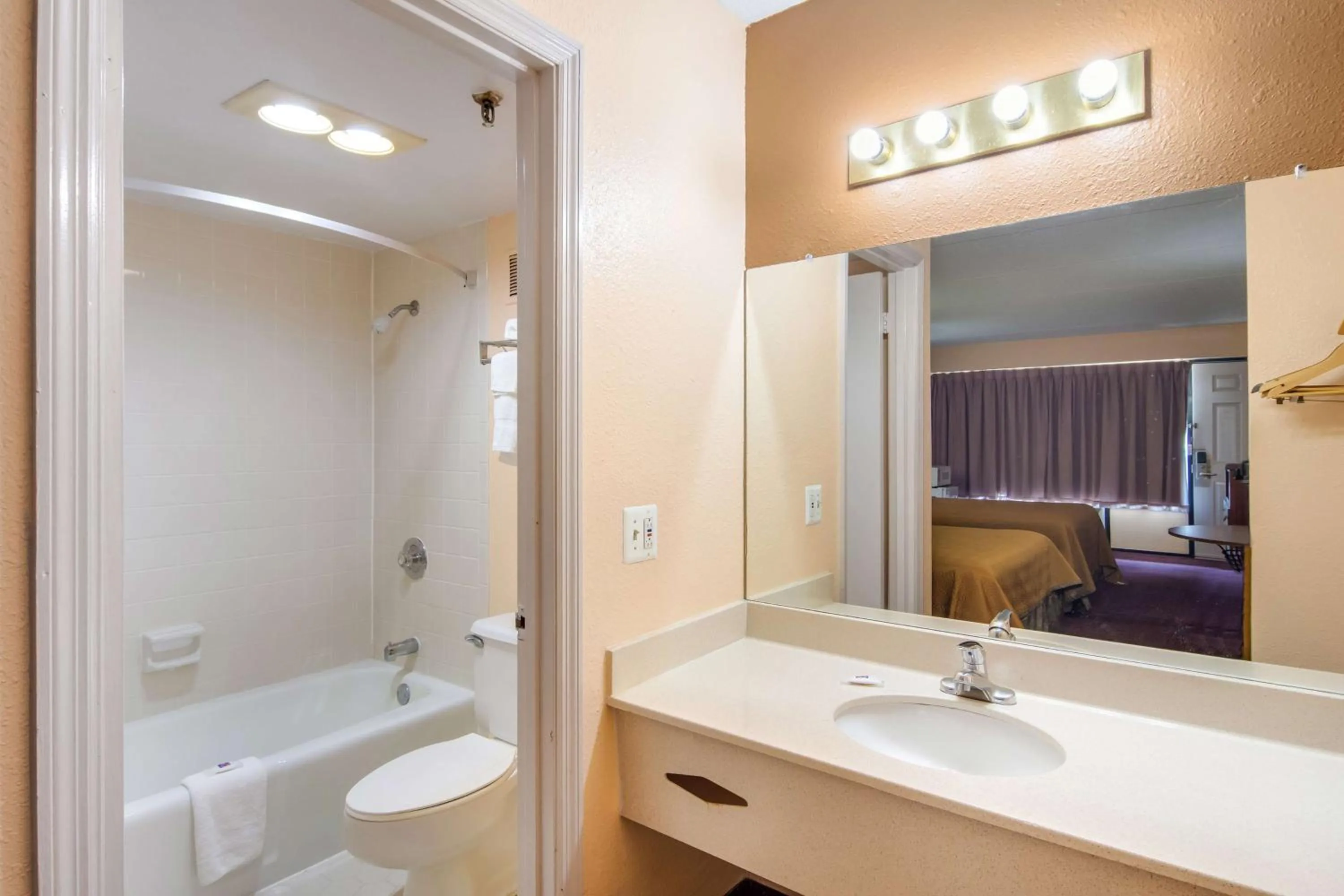 Shower in Motel 6-Macon, GA