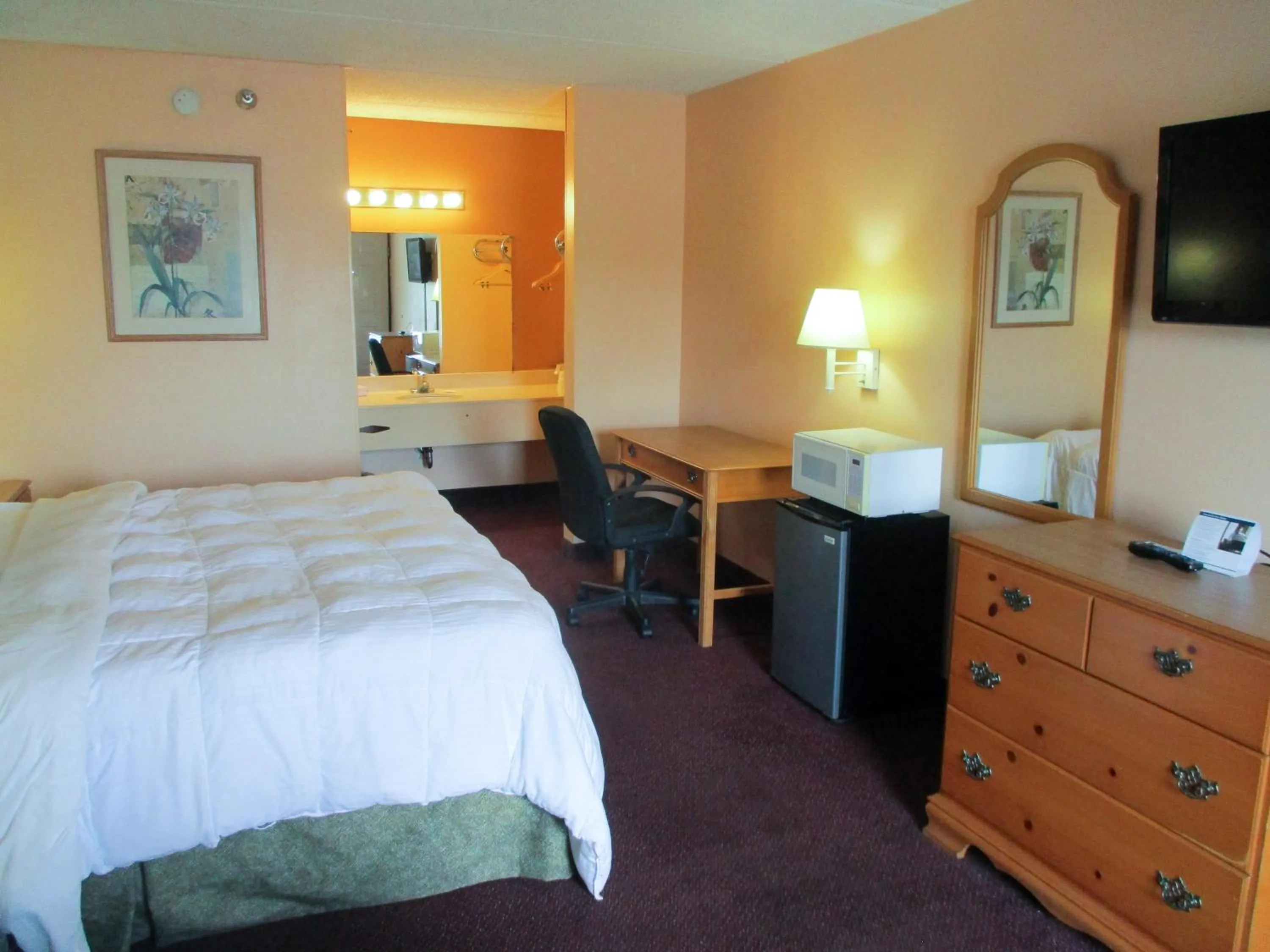 Bedroom, Bed in Motel 6-Macon, GA