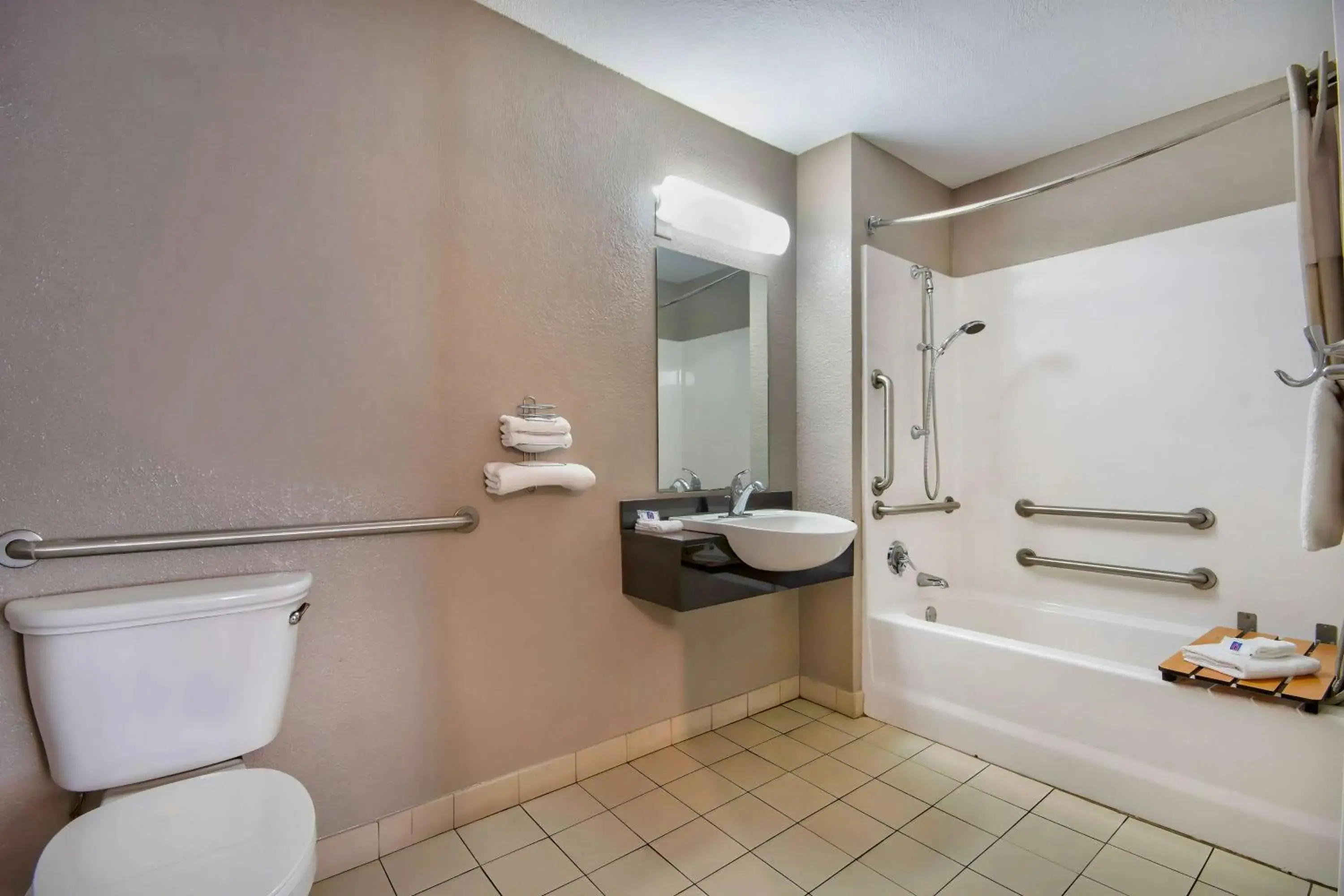 Bathroom in Motel 6 Jonesboro, AR