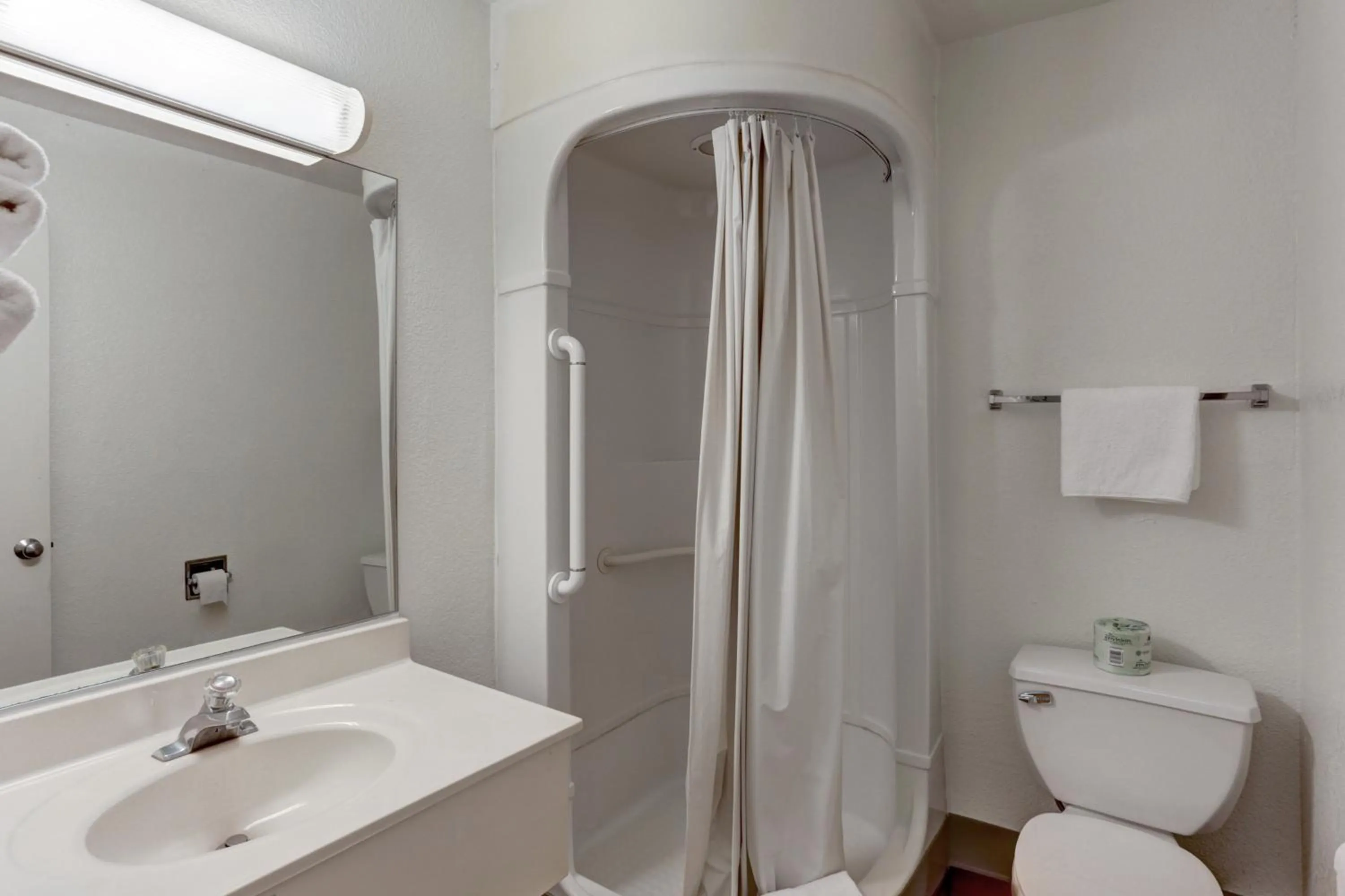 Bathroom in Motel 6 Jonesboro